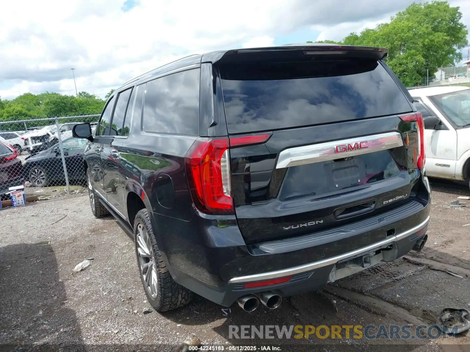 3 Photograph of a damaged car 1GKS2JKL2MR142534 GMC YUKON XL 2021