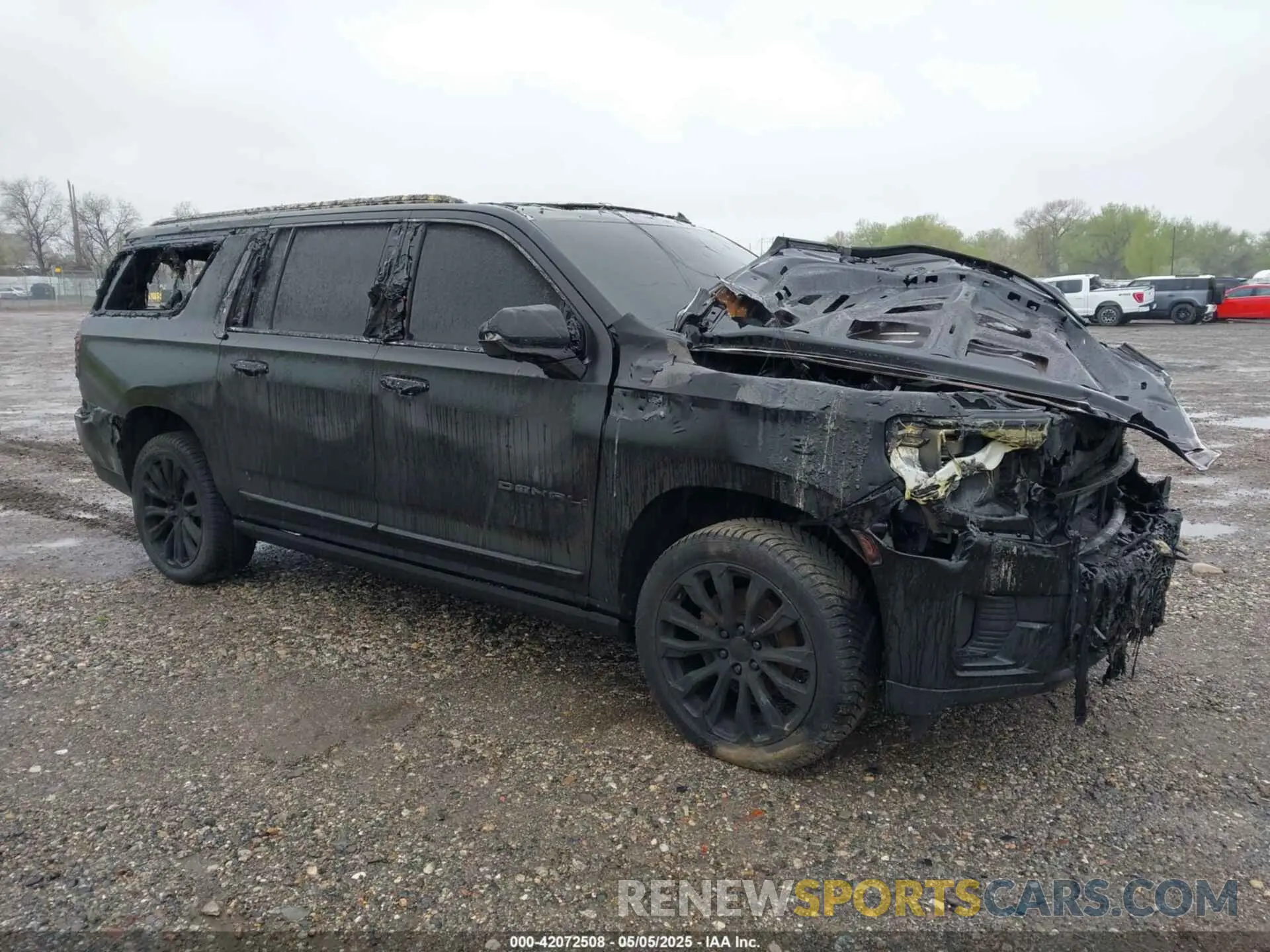 1 Photograph of a damaged car 1GKS2JKL2MR175405 GMC YUKON XL 2021