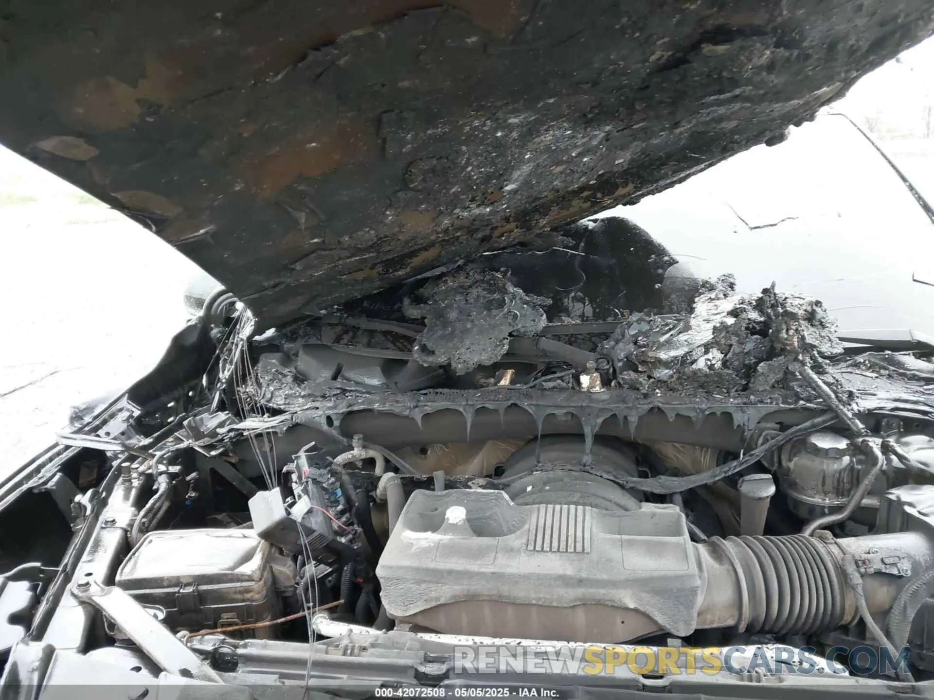 10 Photograph of a damaged car 1GKS2JKL2MR175405 GMC YUKON XL 2021