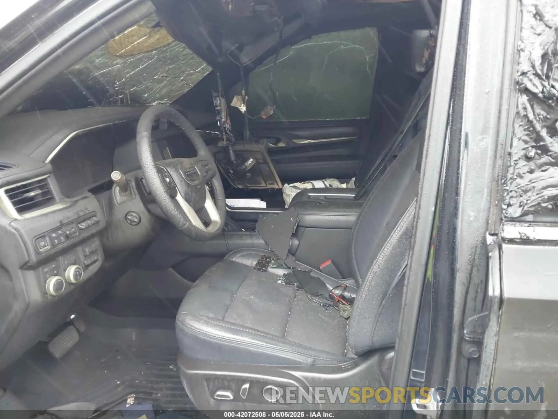 5 Photograph of a damaged car 1GKS2JKL2MR175405 GMC YUKON XL 2021