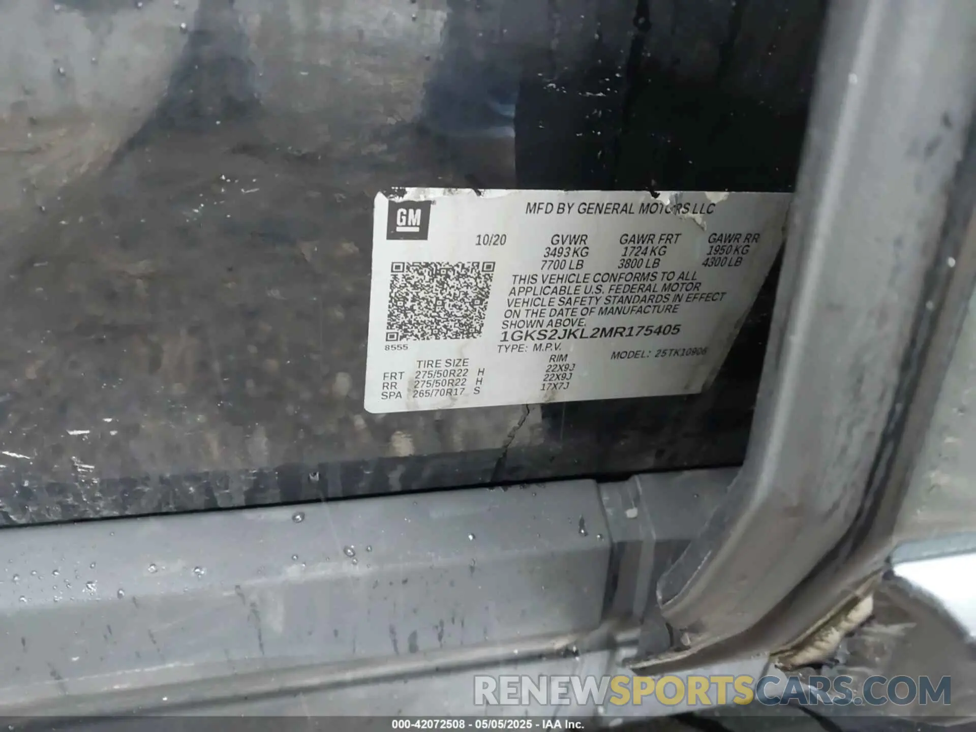 9 Photograph of a damaged car 1GKS2JKL2MR175405 GMC YUKON XL 2021