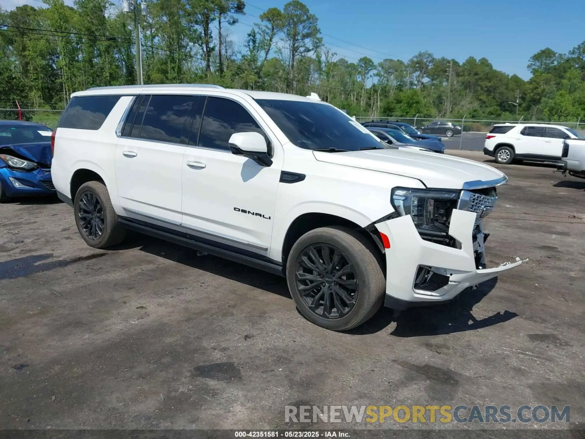 1 Photograph of a damaged car 1GKS2JKL2MR290165 GMC YUKON XL 2021