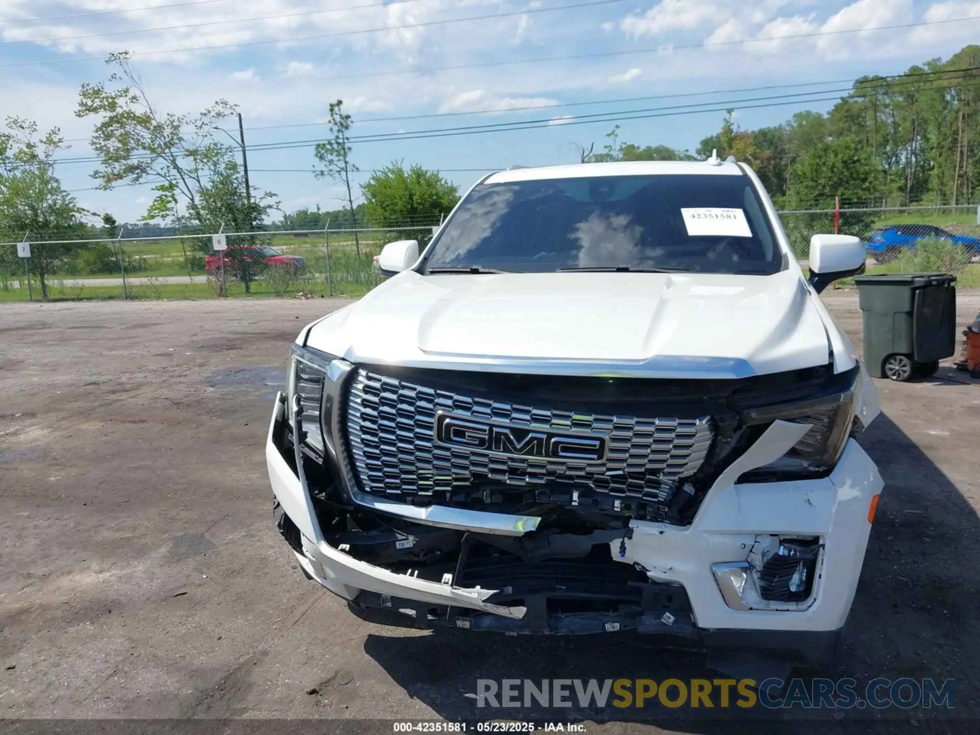 12 Photograph of a damaged car 1GKS2JKL2MR290165 GMC YUKON XL 2021