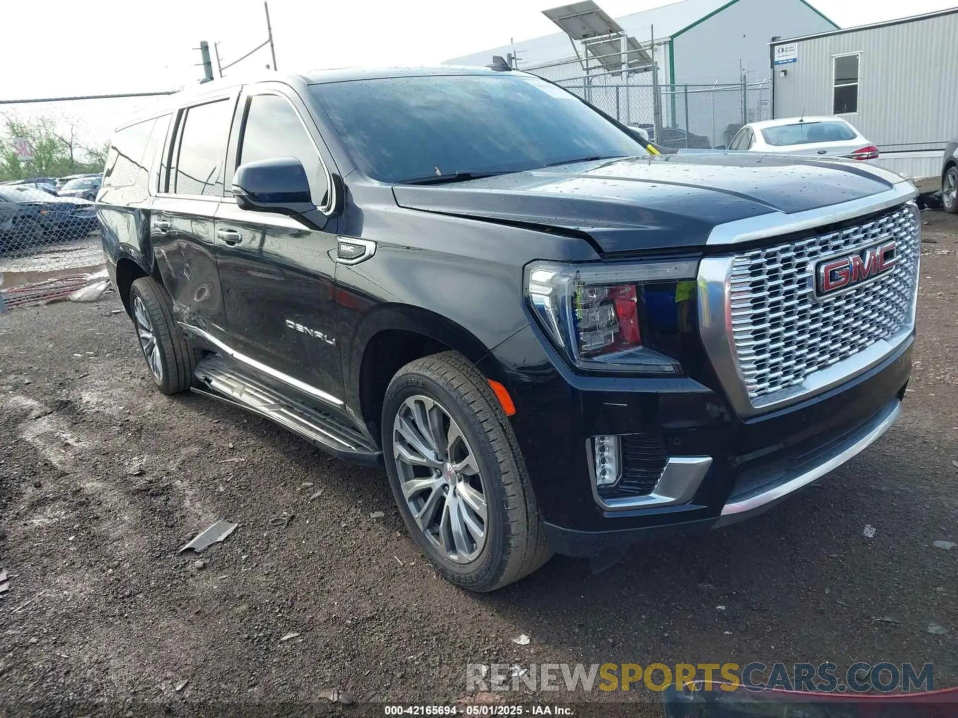1 Photograph of a damaged car 1GKS2JKL2MR416881 GMC YUKON XL 2021