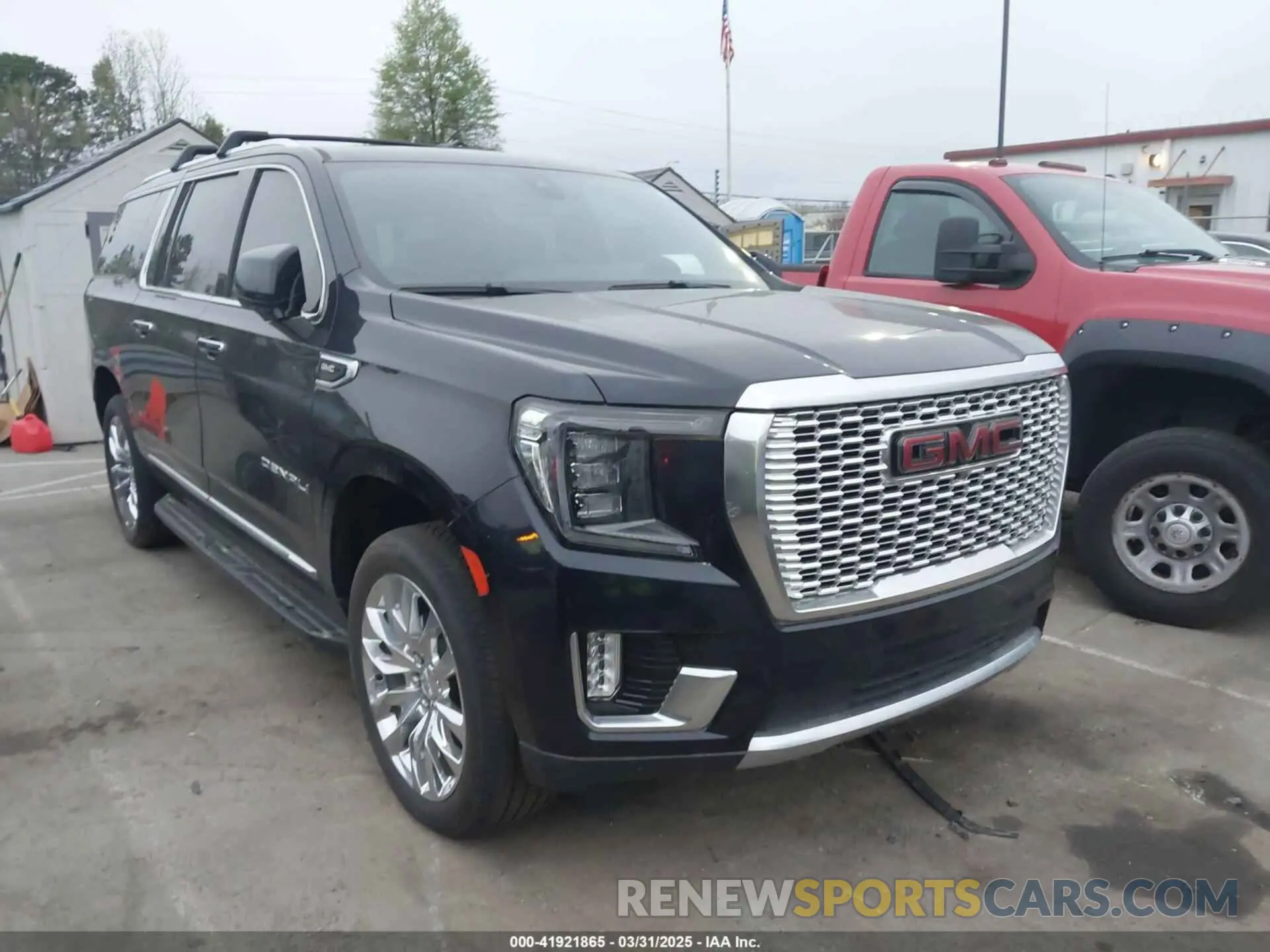 1 Photograph of a damaged car 1GKS2JKL5MR458039 GMC YUKON XL 2021