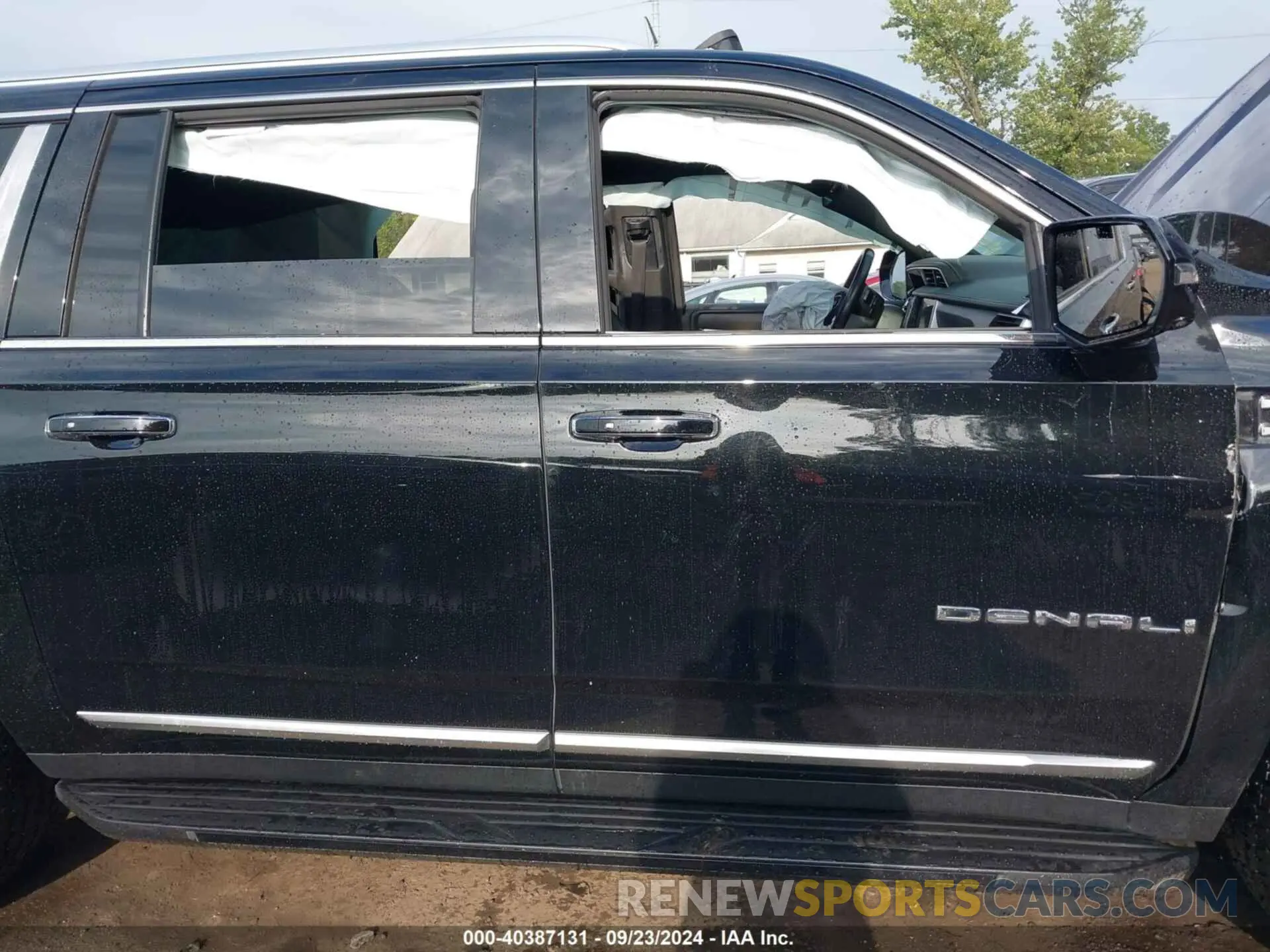 12 Photograph of a damaged car 1GKS2JKLXMR357630 GMC YUKON XL 2021