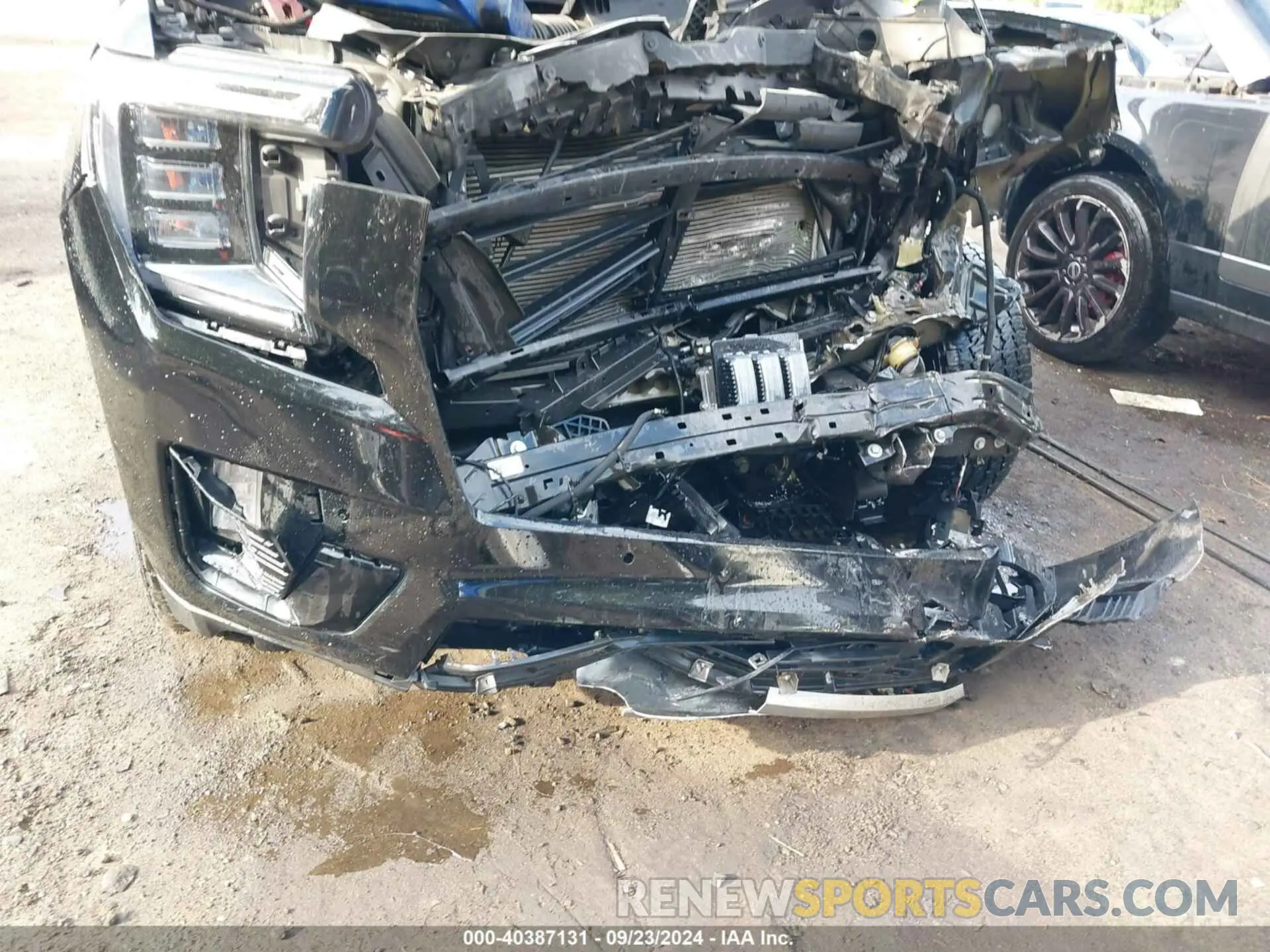 6 Photograph of a damaged car 1GKS2JKLXMR357630 GMC YUKON XL 2021