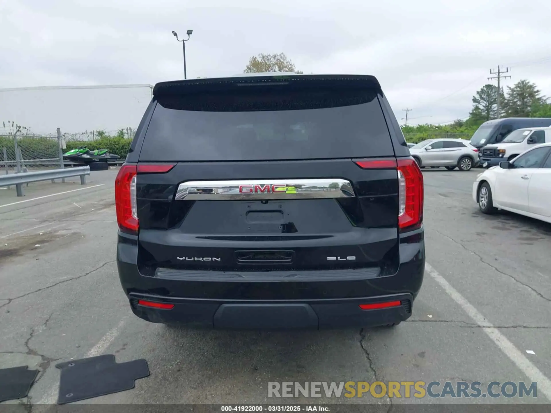 16 Photograph of a damaged car 1GKS1FKD1NR320654 GMC YUKON XL 2022