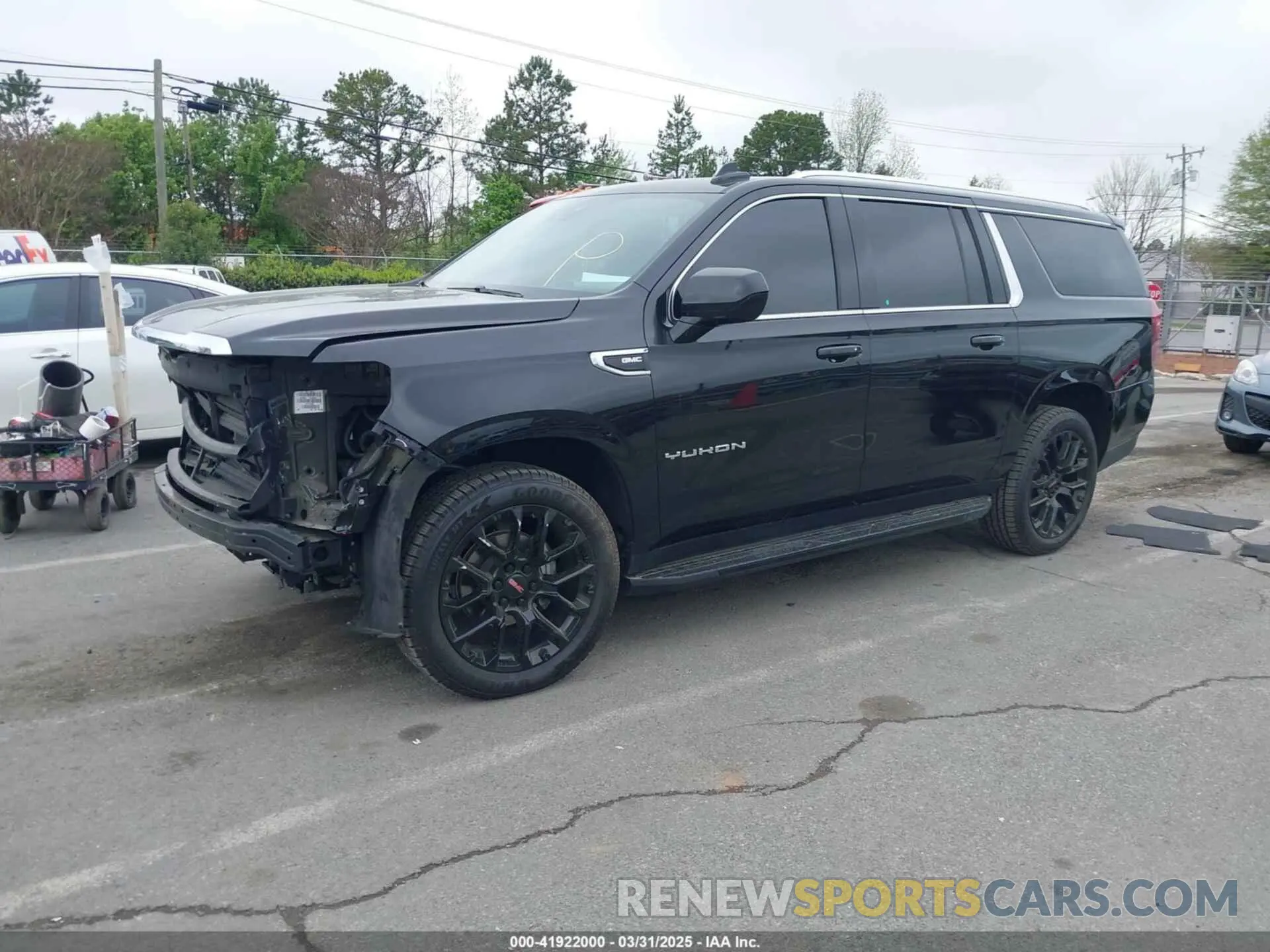 2 Photograph of a damaged car 1GKS1FKD1NR320654 GMC YUKON XL 2022