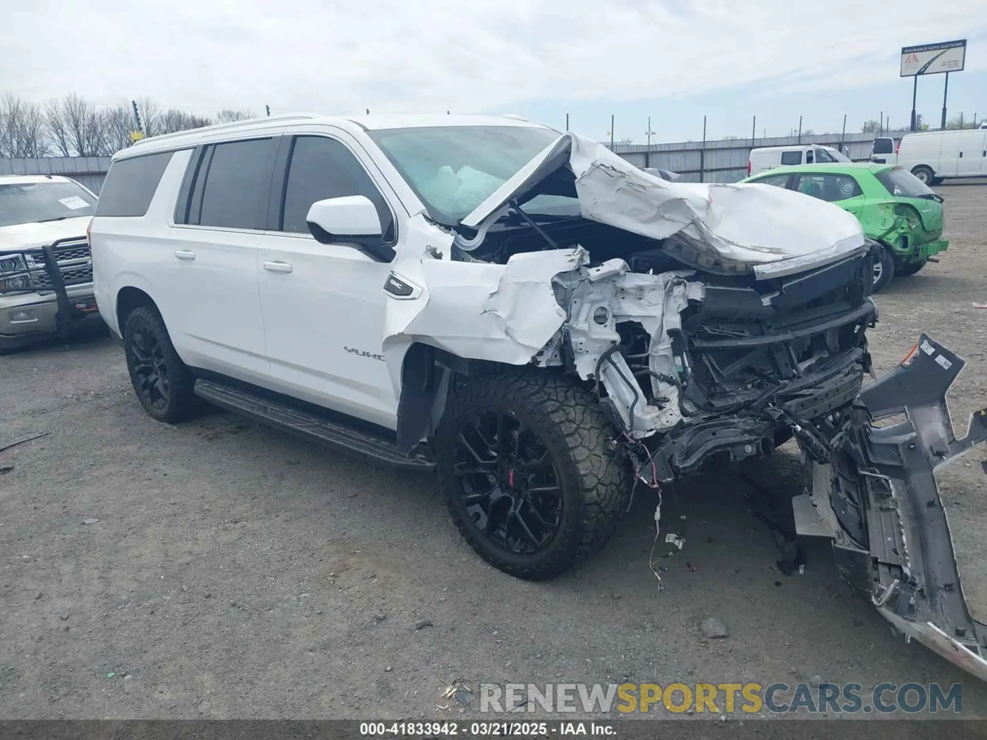 1 Photograph of a damaged car 1GKS1FKD3NR208664 GMC YUKON XL 2022