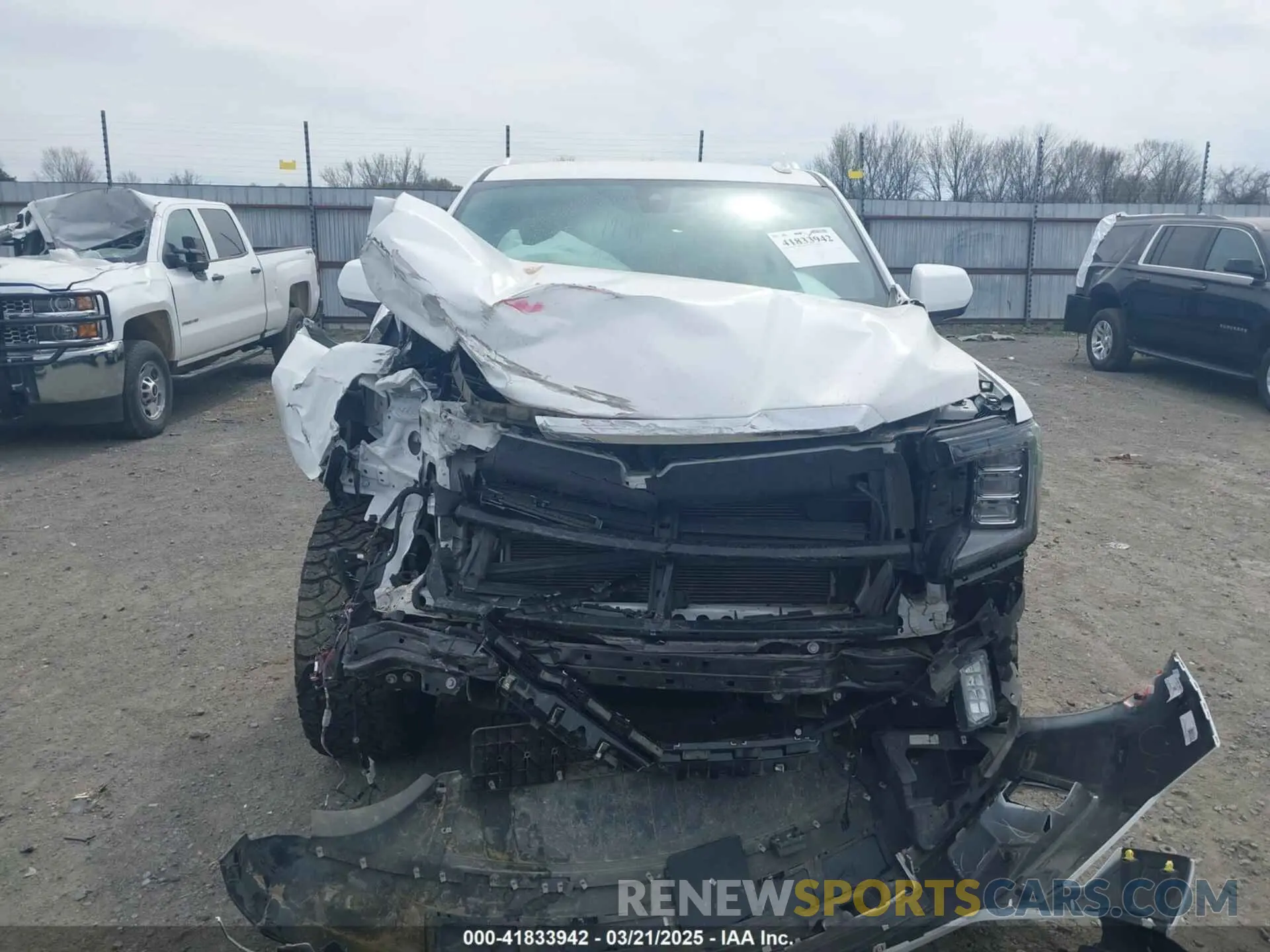 13 Photograph of a damaged car 1GKS1FKD3NR208664 GMC YUKON XL 2022