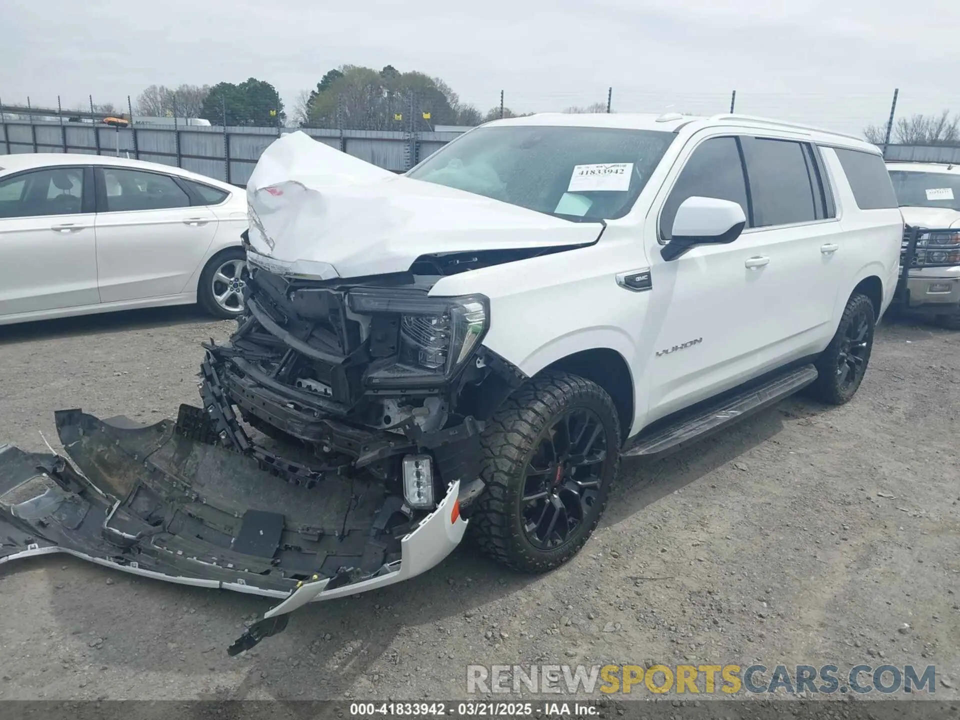 2 Photograph of a damaged car 1GKS1FKD3NR208664 GMC YUKON XL 2022