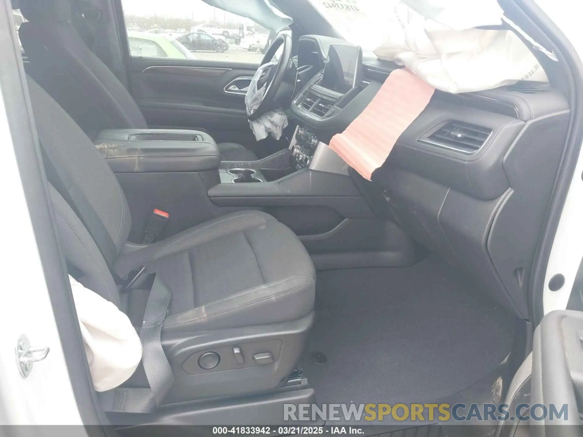 5 Photograph of a damaged car 1GKS1FKD3NR208664 GMC YUKON XL 2022