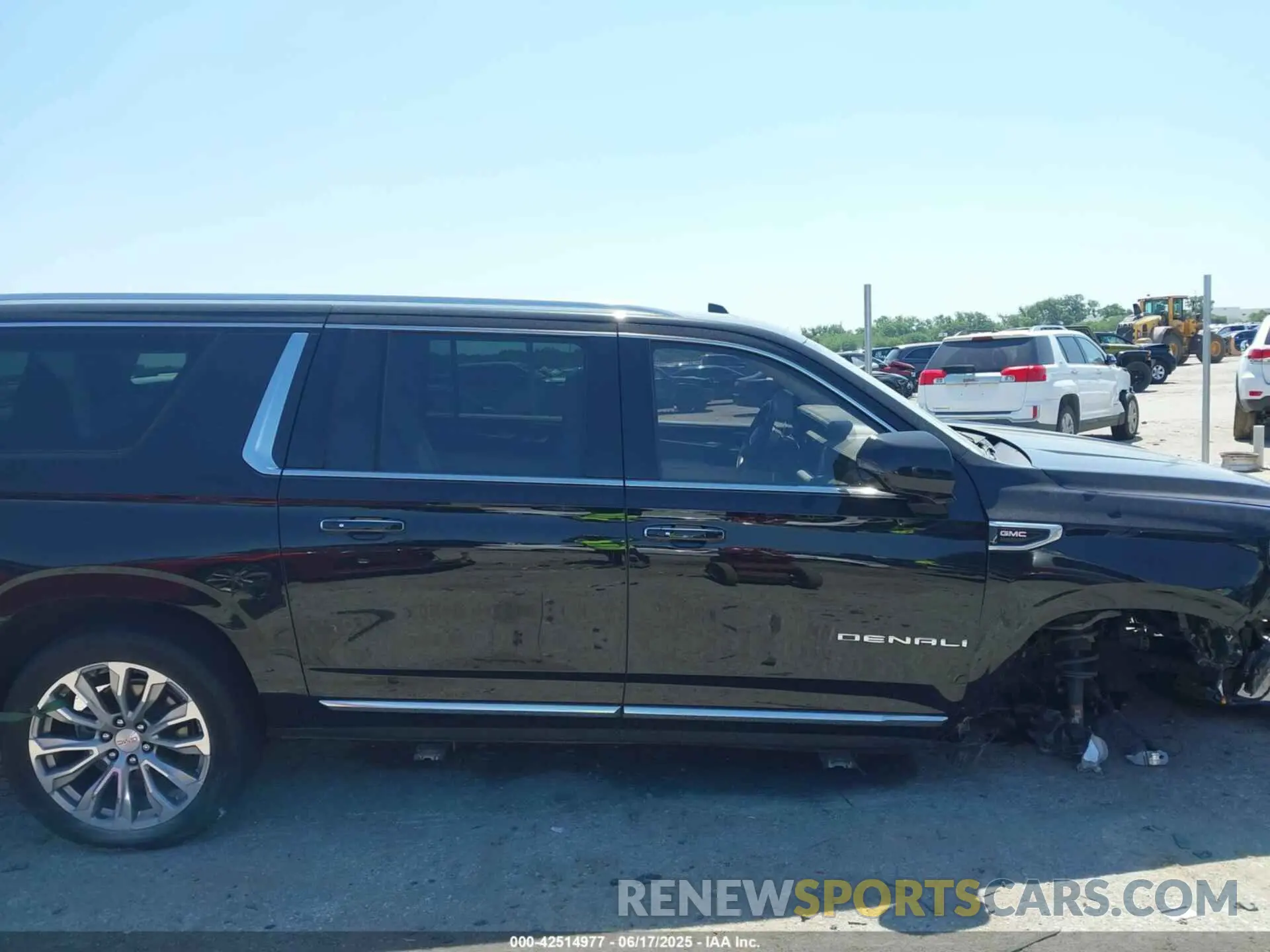 13 Photograph of a damaged car 1GKS1JKL1NR239311 GMC YUKON XL 2022