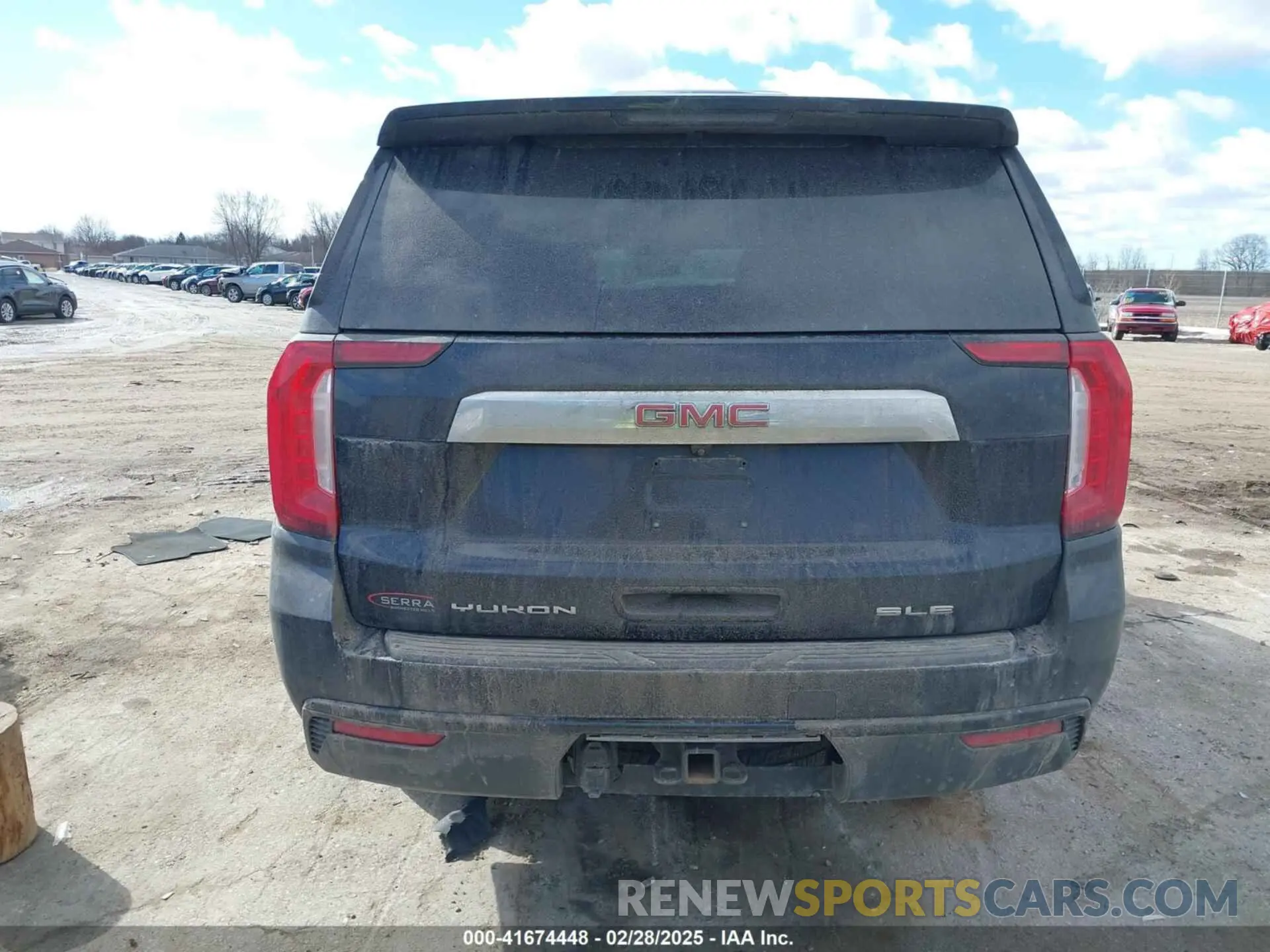 17 Photograph of a damaged car 1GKS2FKD0NR326393 GMC YUKON XL 2022