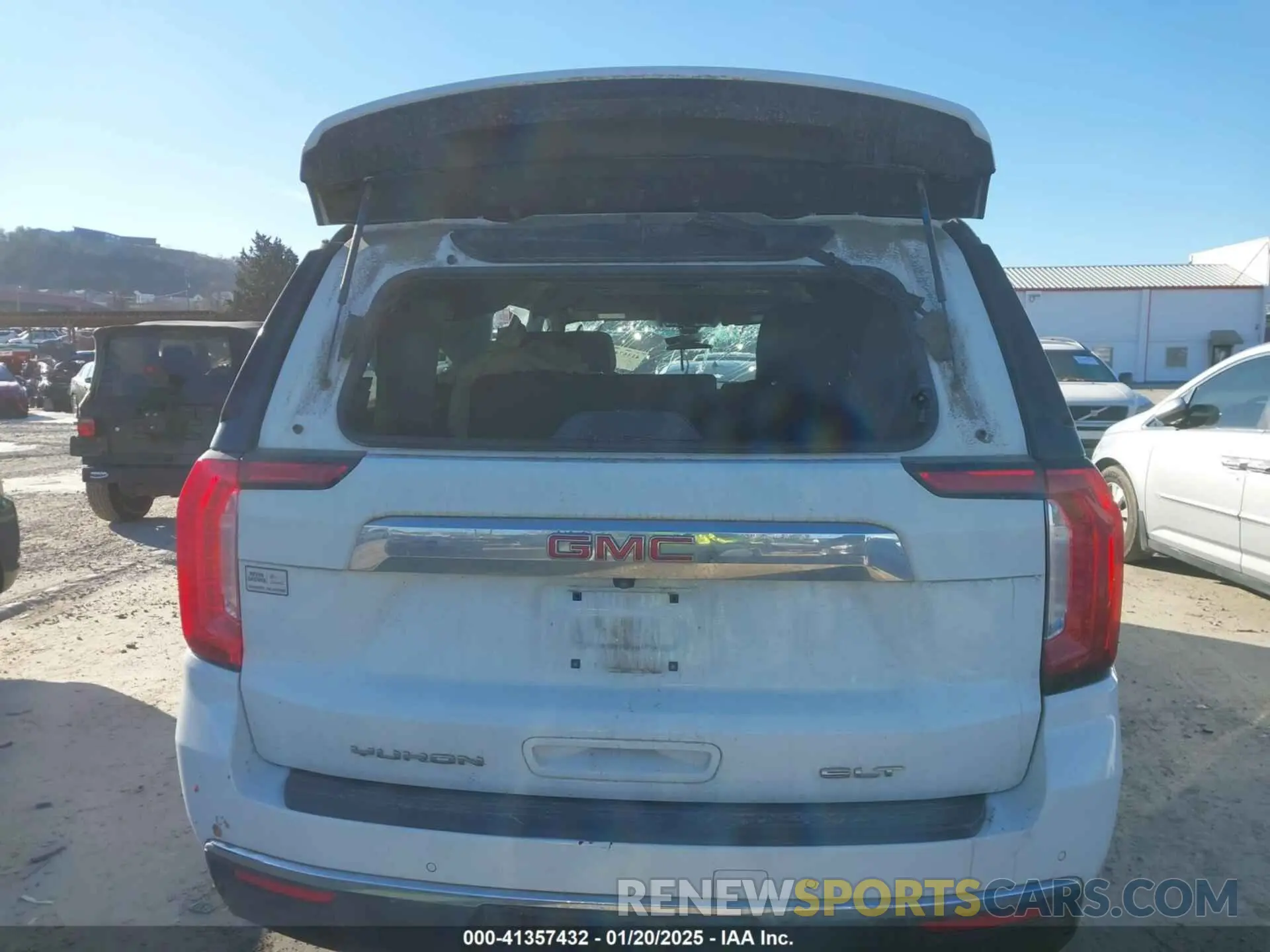 16 Photograph of a damaged car 1GKS2GKD2NR146399 GMC YUKON XL 2022