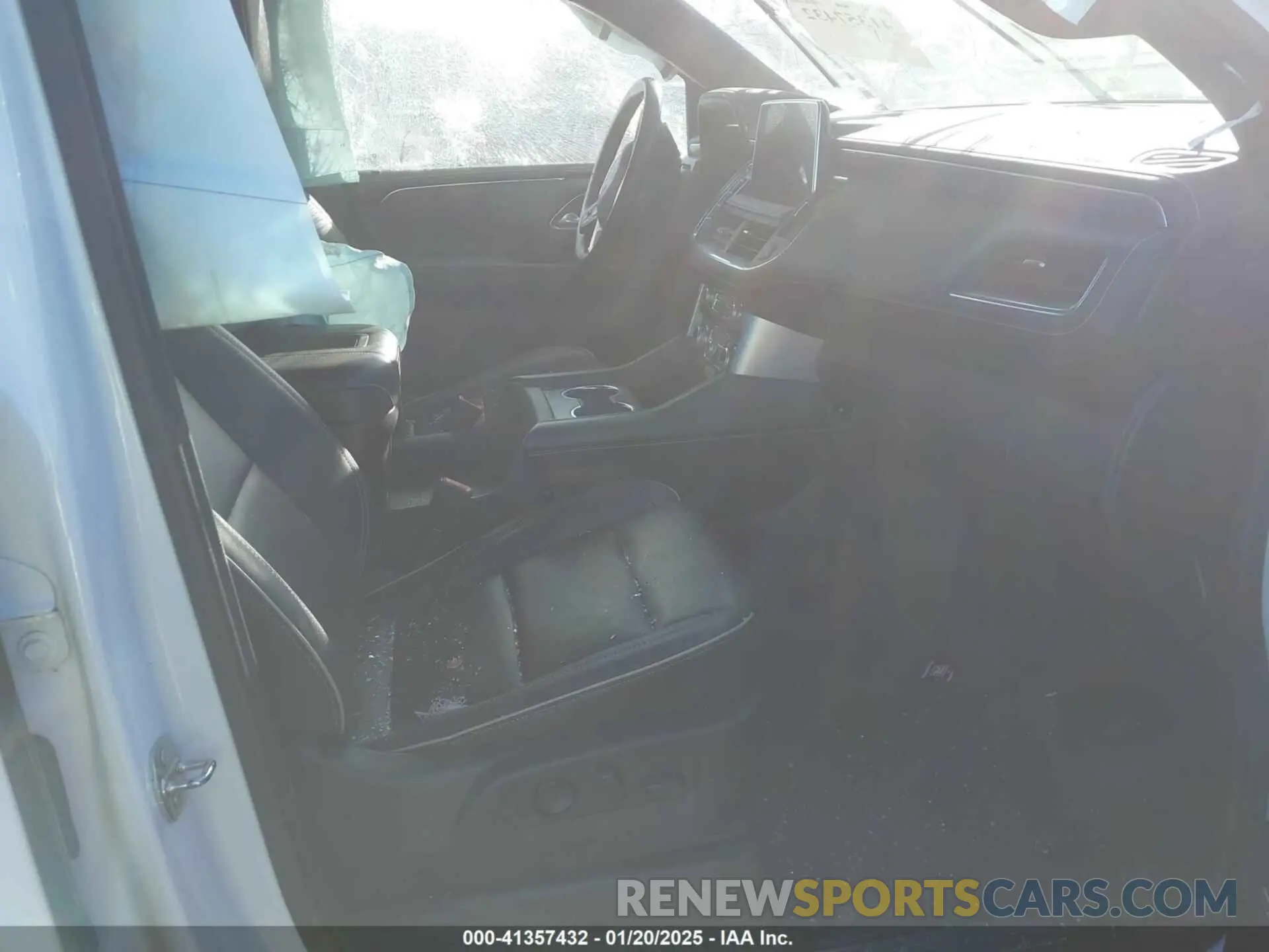5 Photograph of a damaged car 1GKS2GKD2NR146399 GMC YUKON XL 2022