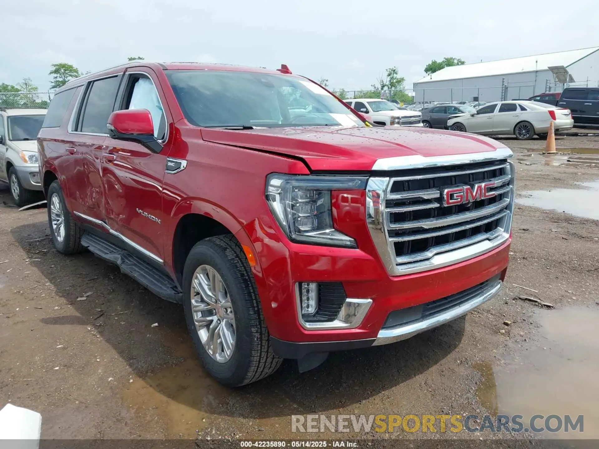 1 Photograph of a damaged car 1GKS2GKD2NR217214 GMC YUKON XL 2022