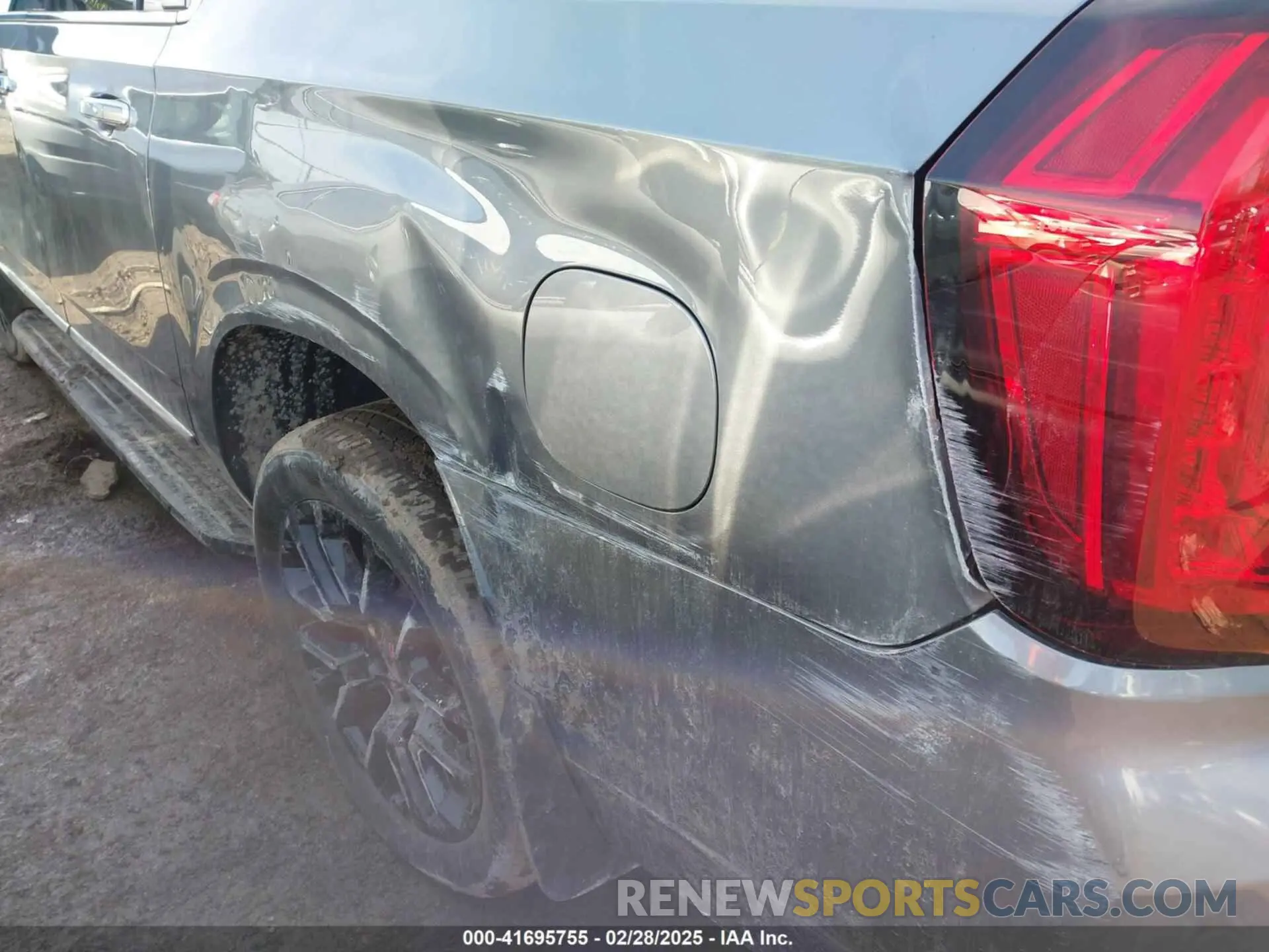 12 Photograph of a damaged car 1GKS2GKD5NR287659 GMC YUKON XL 2022