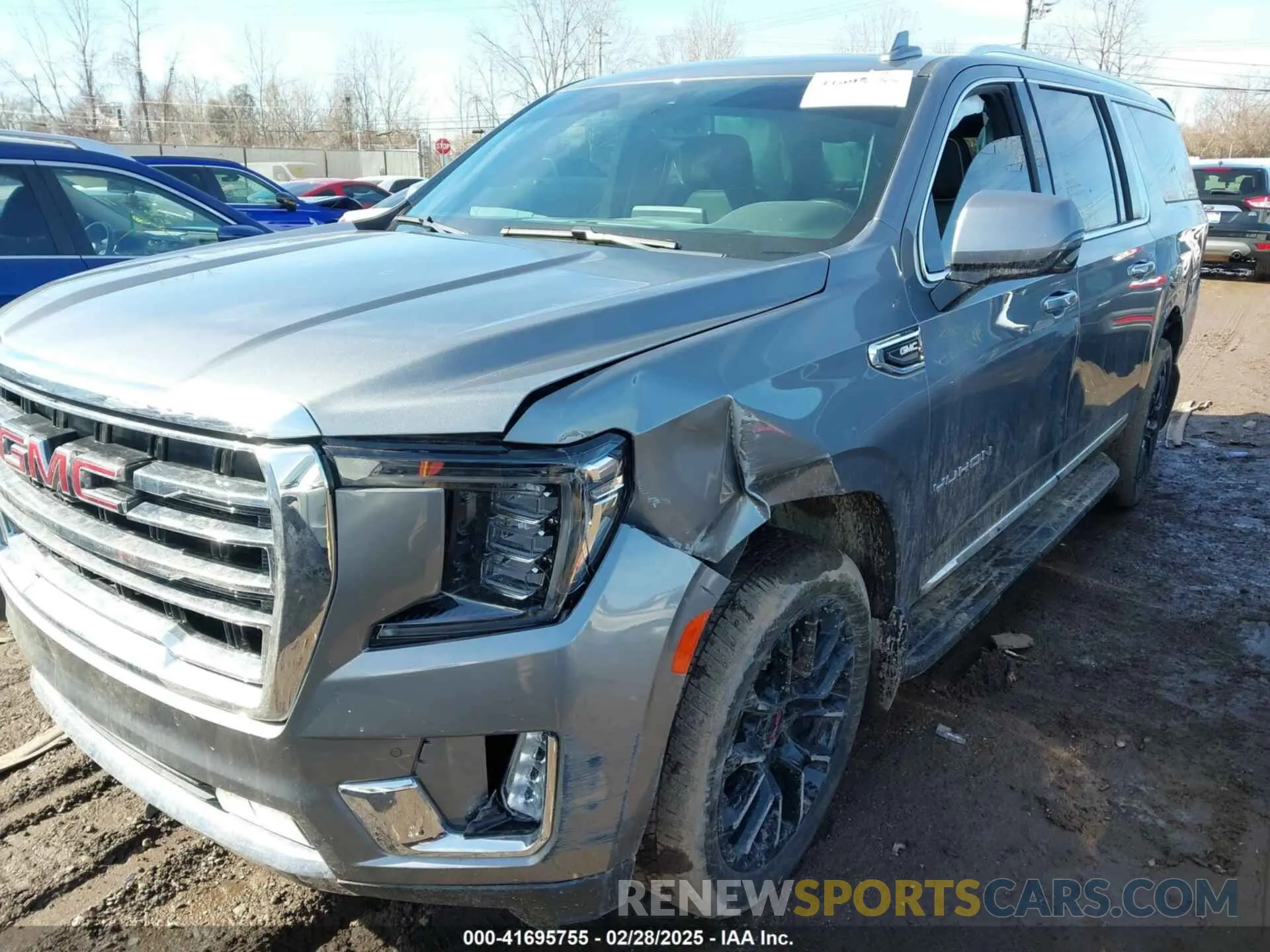2 Photograph of a damaged car 1GKS2GKD5NR287659 GMC YUKON XL 2022