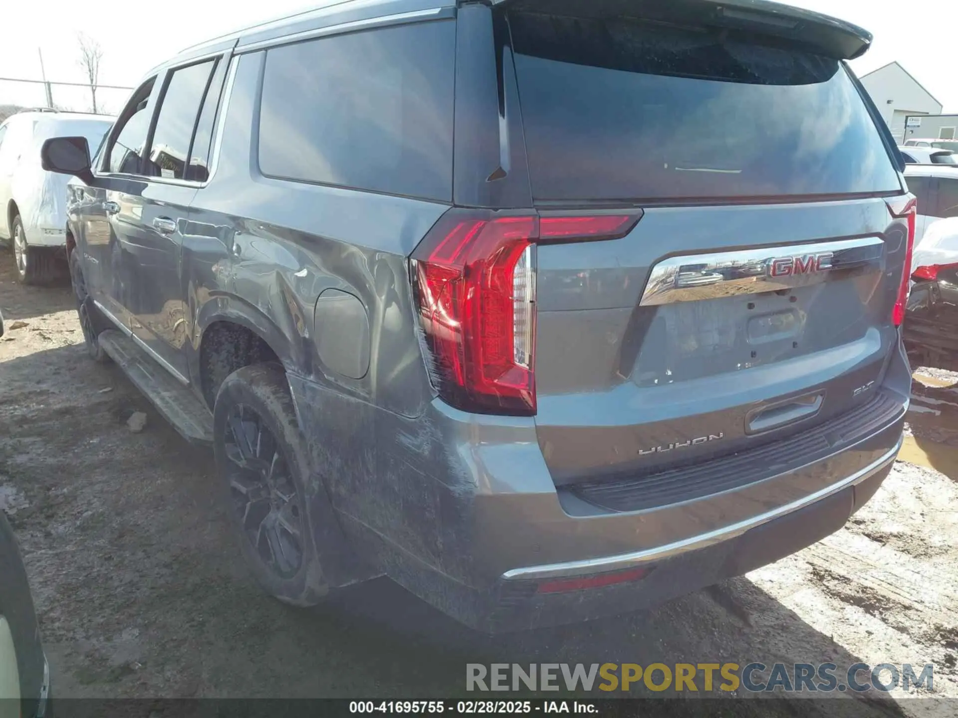 3 Photograph of a damaged car 1GKS2GKD5NR287659 GMC YUKON XL 2022