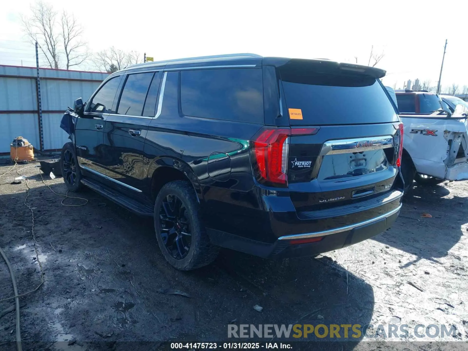 3 Photograph of a damaged car 1GKS2GKDXNR134694 GMC YUKON XL 2022