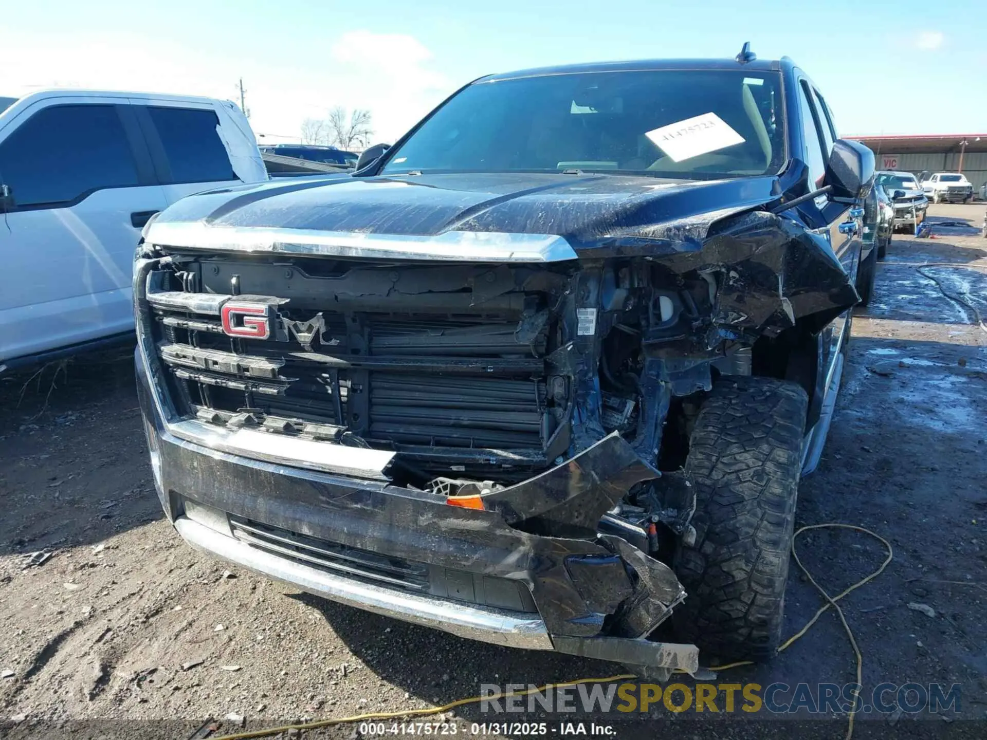 6 Photograph of a damaged car 1GKS2GKDXNR134694 GMC YUKON XL 2022
