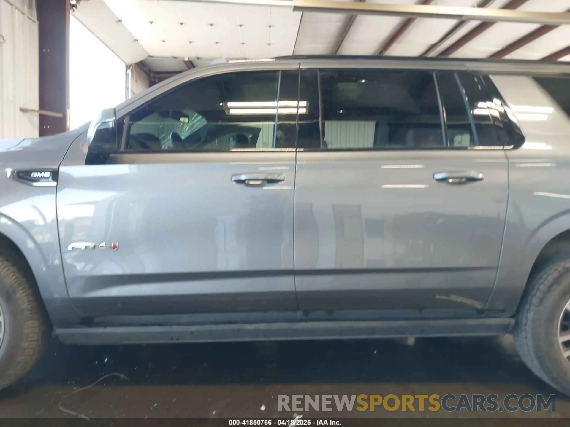 15 Photograph of a damaged car 1GKS2HKL0NR149203 GMC YUKON XL 2022