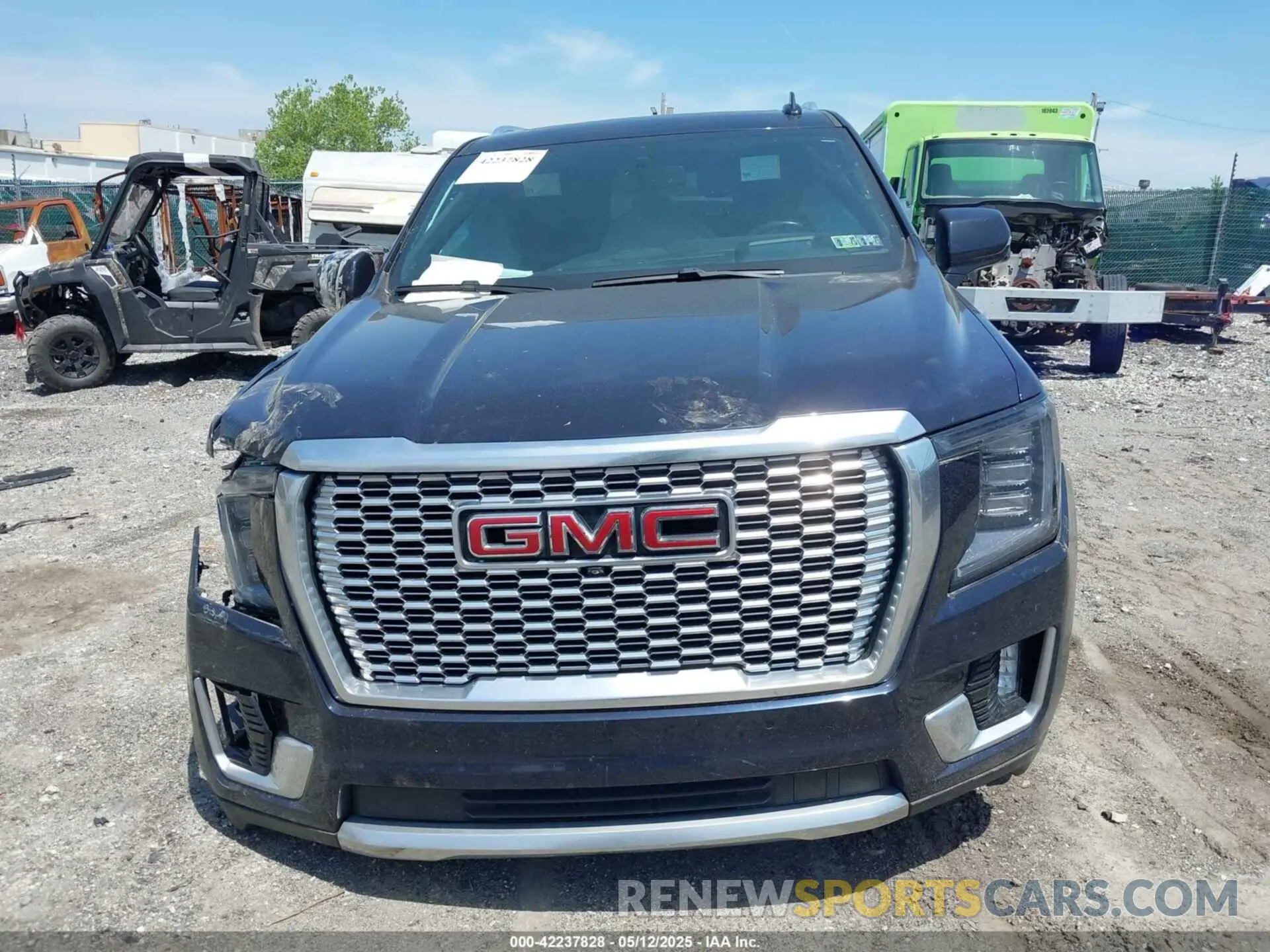 13 Photograph of a damaged car 1GKS2JKL9NR156724 GMC YUKON XL 2022