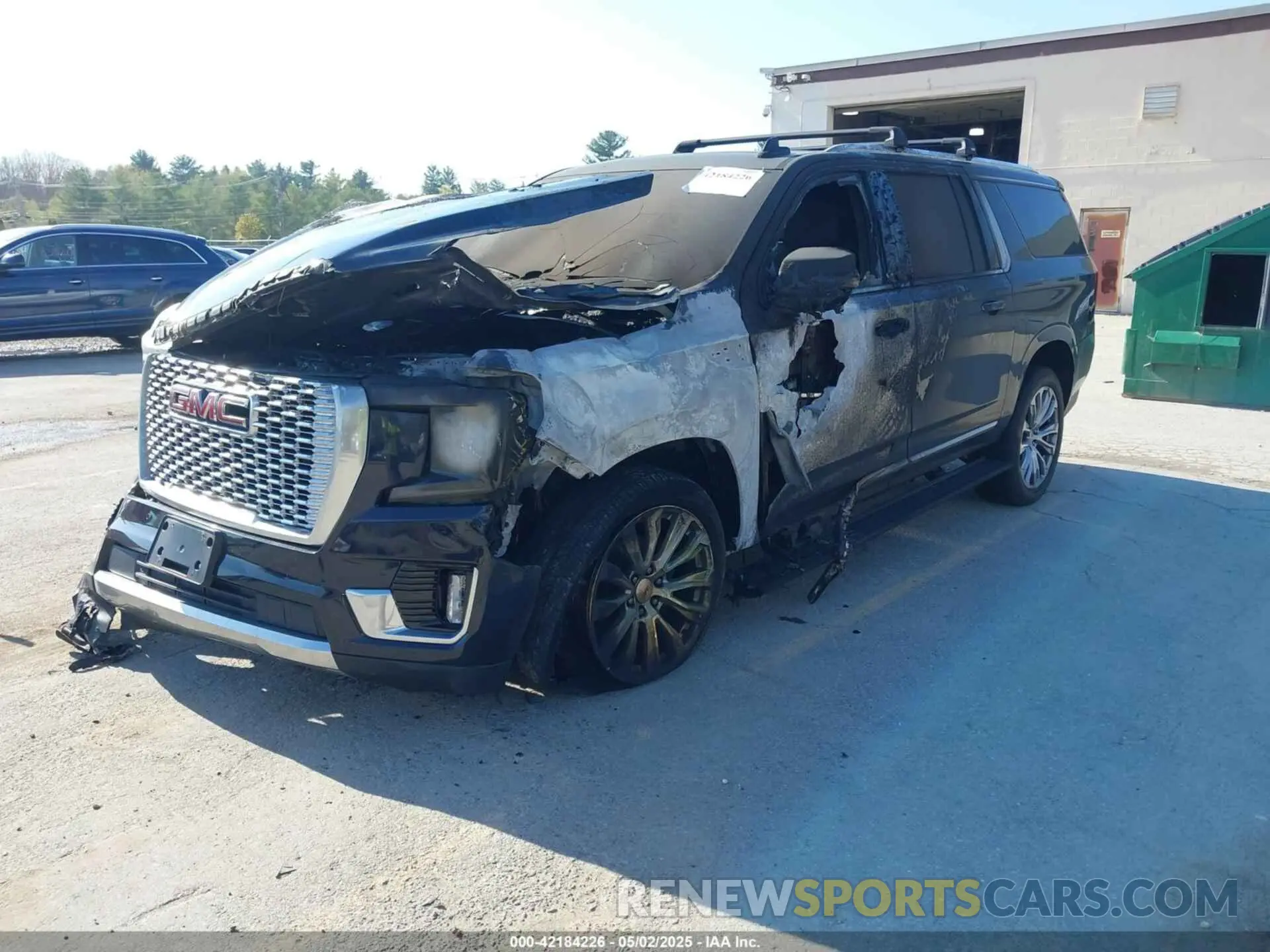 2 Photograph of a damaged car 1GKS2JKLXNR261854 GMC YUKON XL 2022