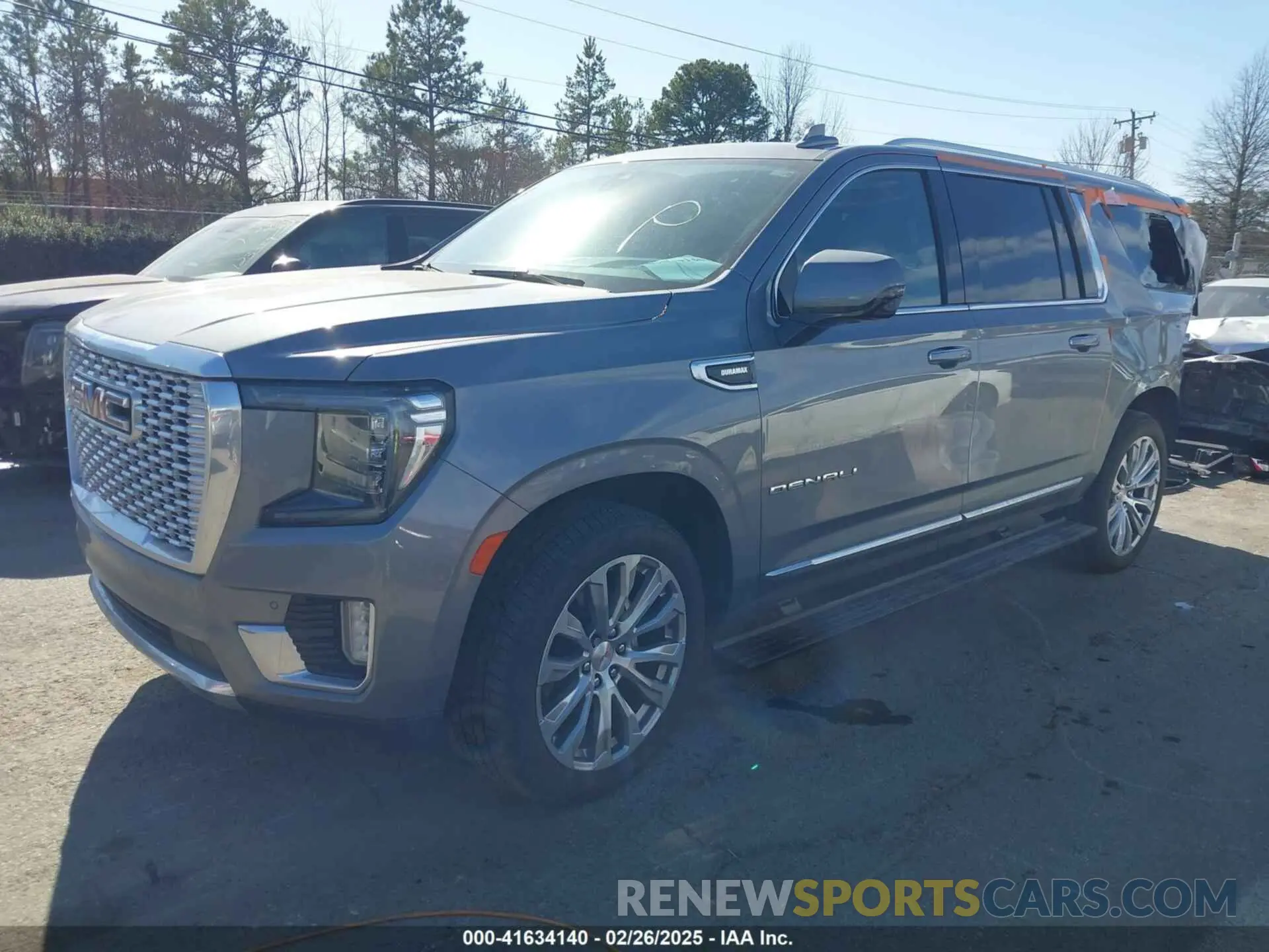 2 Photograph of a damaged car 1GKS2JKT1NR329409 GMC YUKON XL 2022