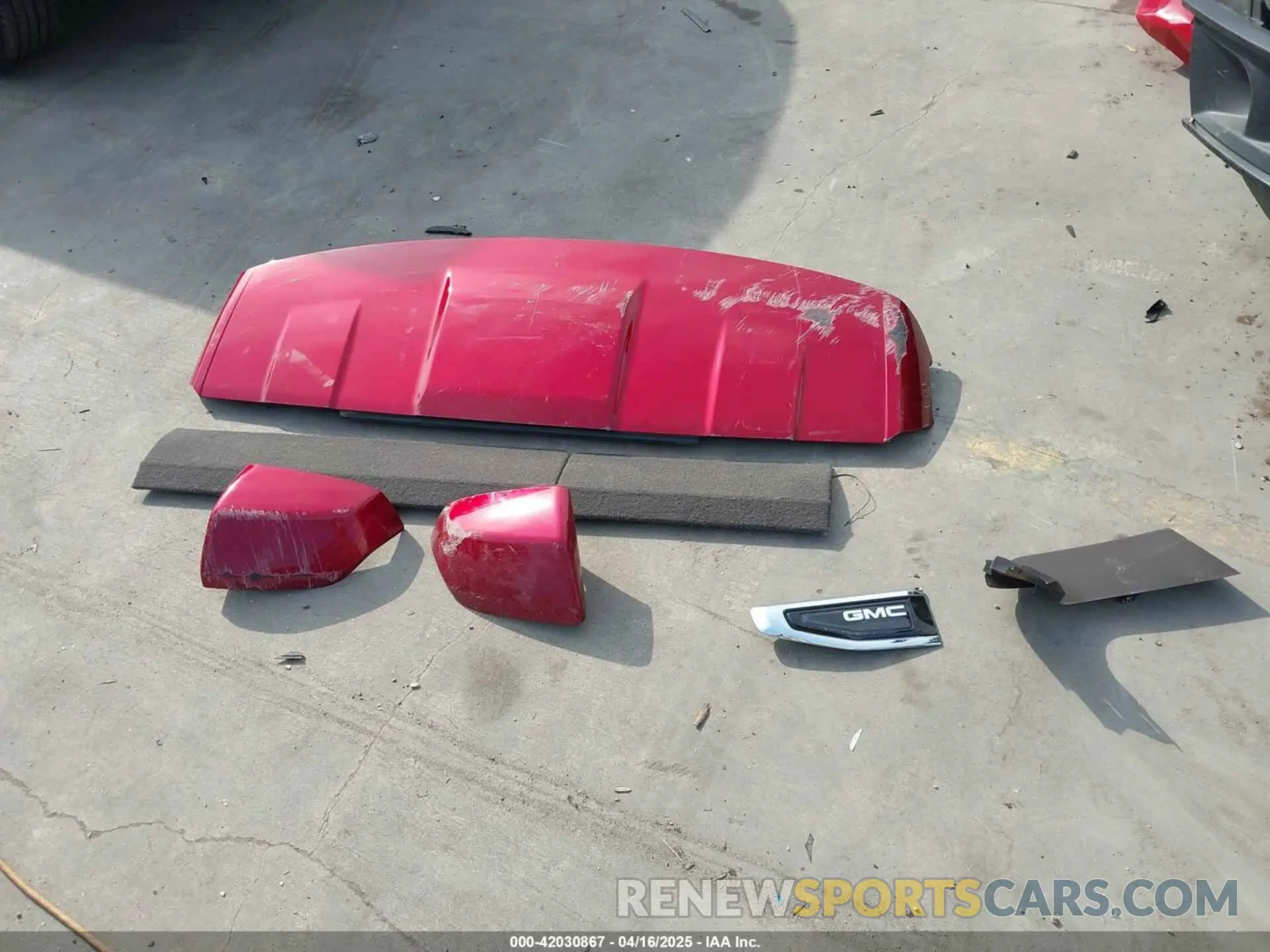 12 Photograph of a damaged car 1GKS1GKDXPR198594 GMC YUKON XL 2023