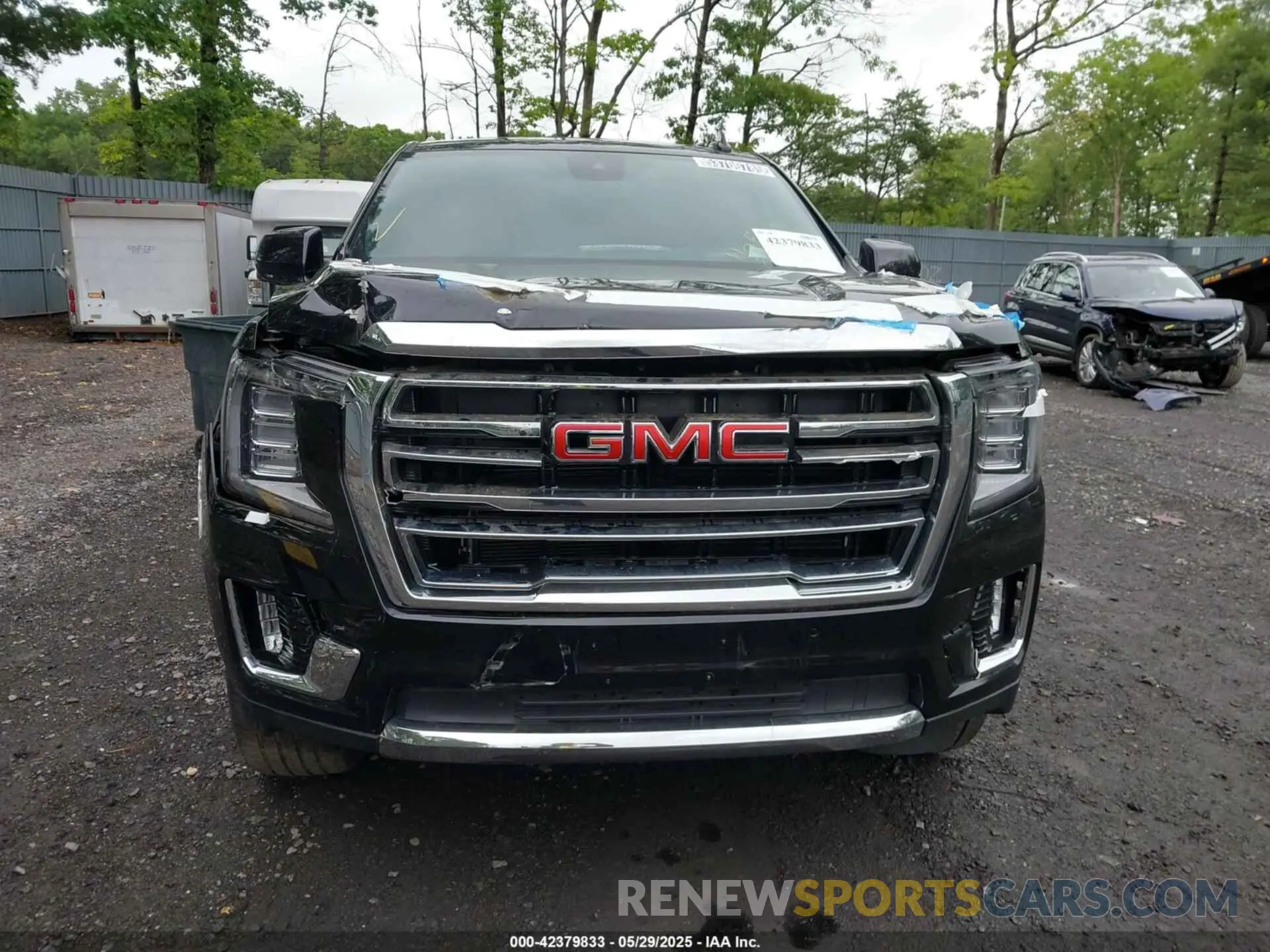 11 Photograph of a damaged car 1GKS1JKL2PR211634 GMC YUKON XL 2023