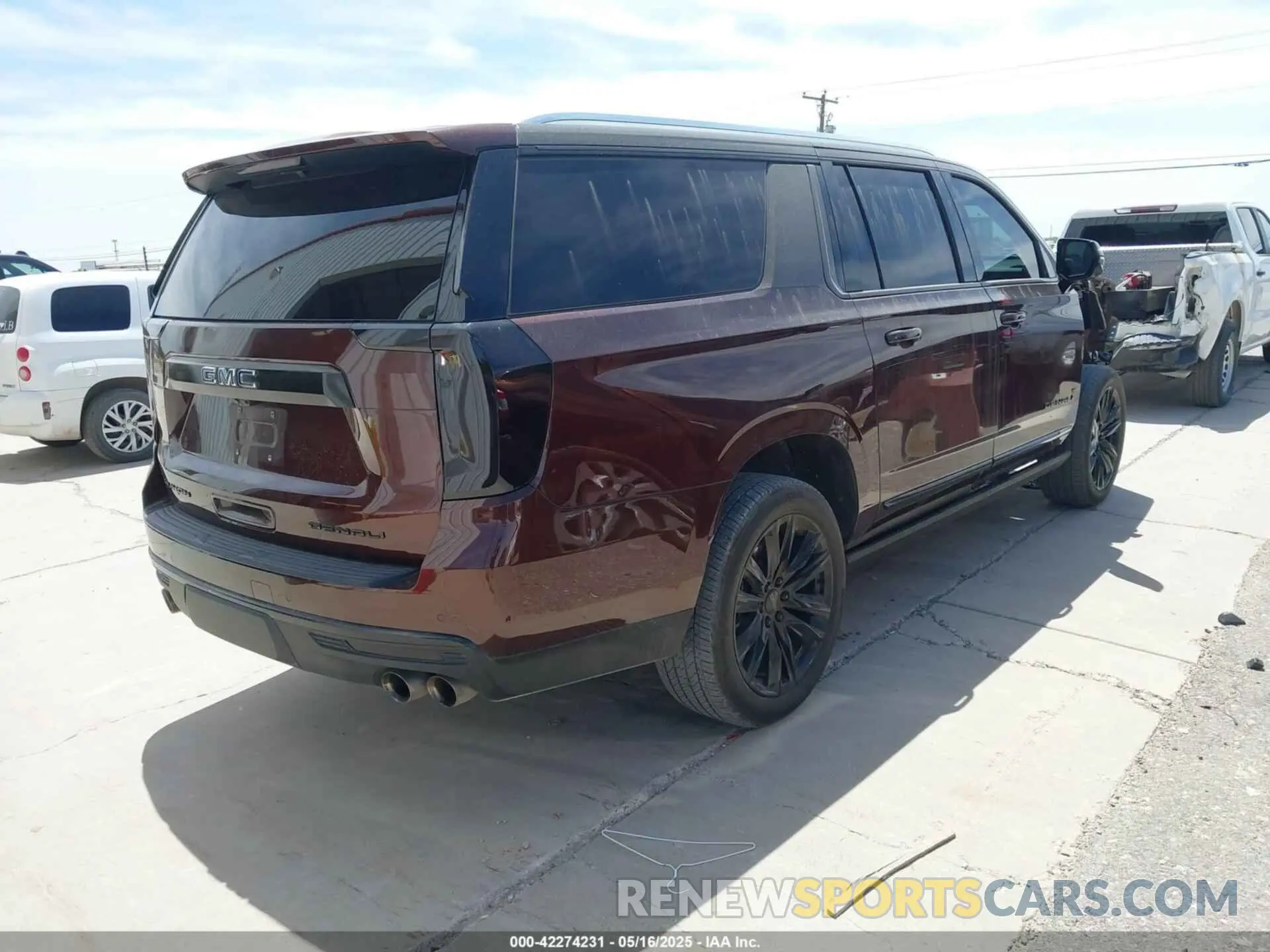 4 Photograph of a damaged car 1GKS2JKL4PR280242 GMC YUKON XL 2023