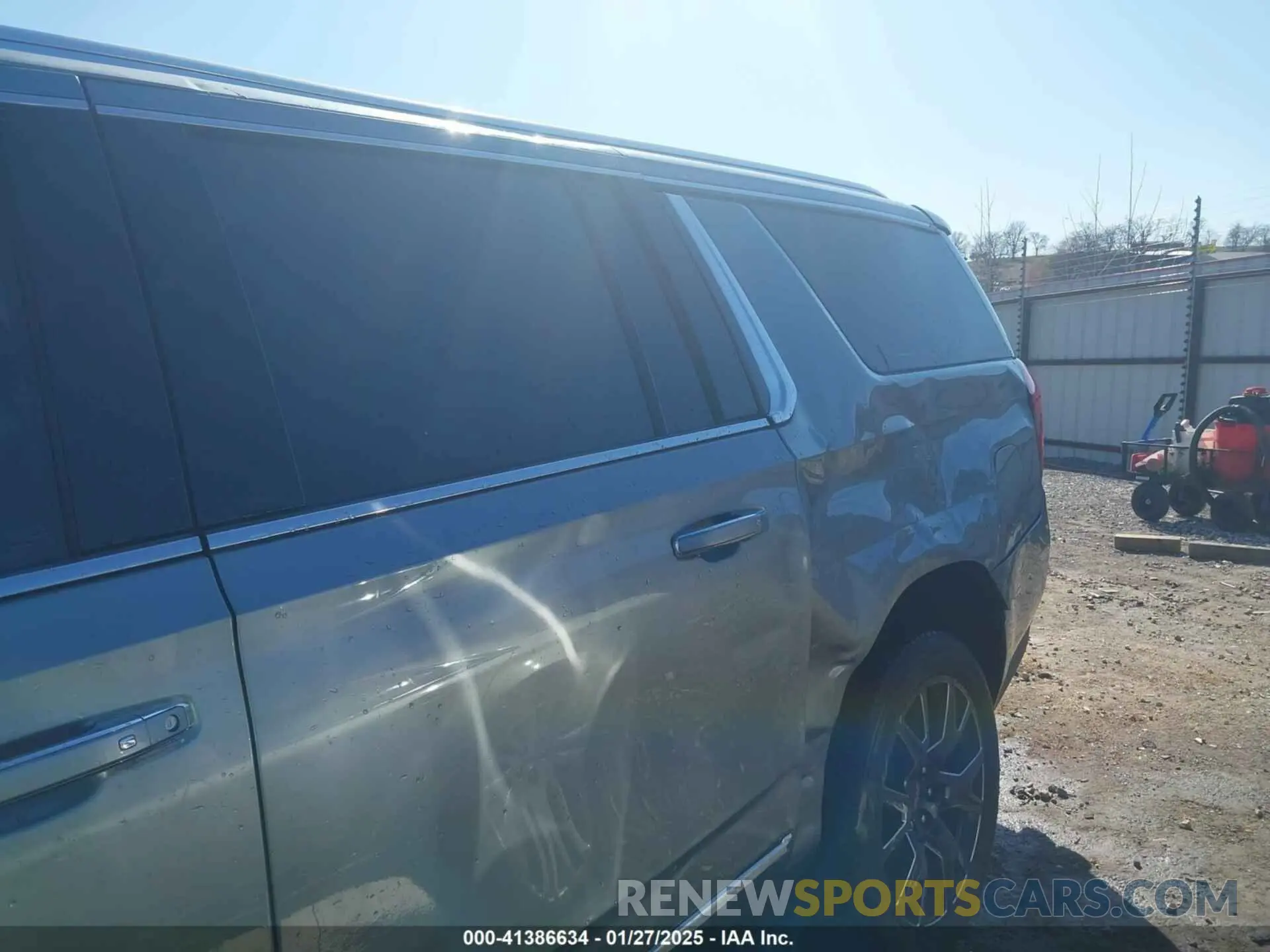 6 Photograph of a damaged car 1GKS2JKL5PR550465 GMC YUKON XL 2023