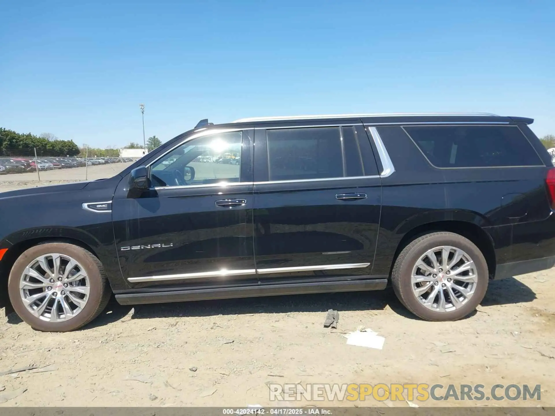 14 Photograph of a damaged car 1GKS2JKL7PR458631 GMC YUKON XL 2023