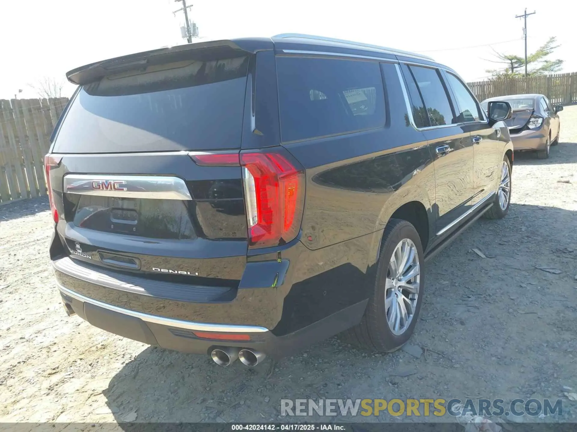 4 Photograph of a damaged car 1GKS2JKL7PR458631 GMC YUKON XL 2023