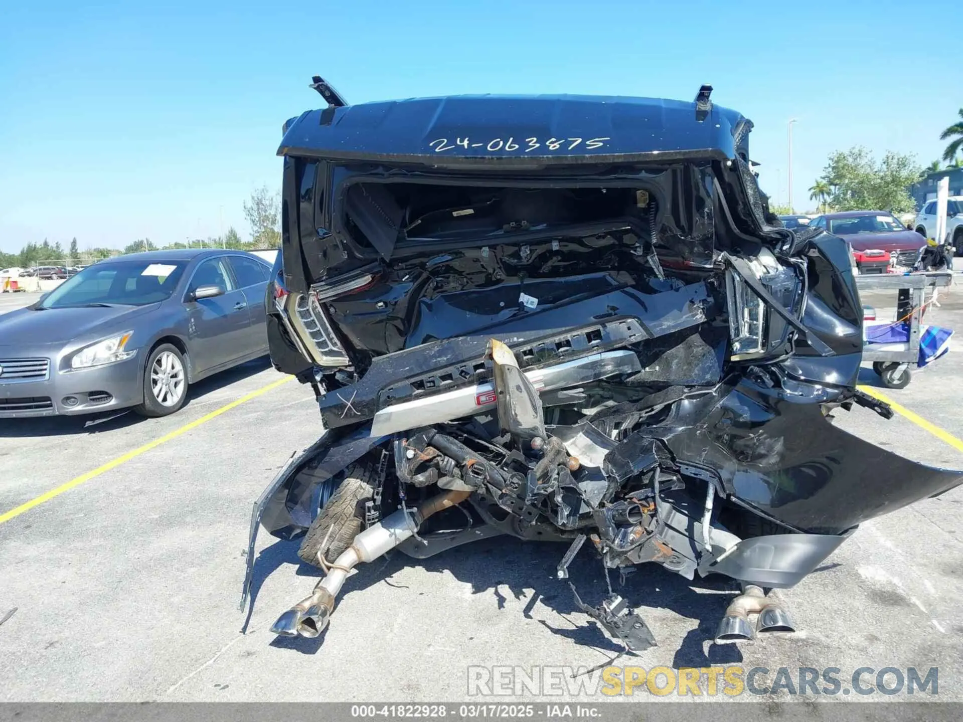 6 Photograph of a damaged car 1GKS1JKL4RR127298 GMC YUKON XL 2024