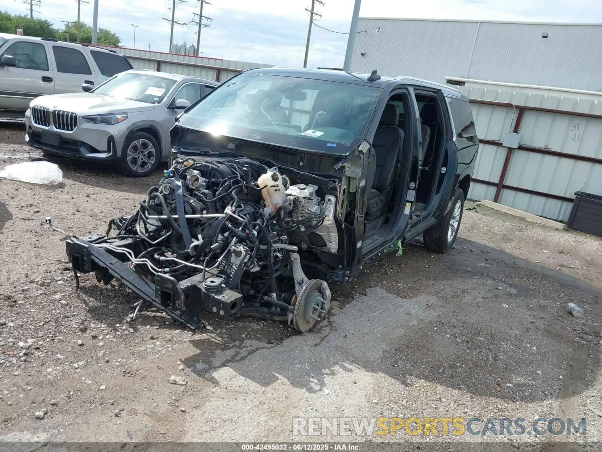 6 Photograph of a damaged car 1GKS2GKD4RR234084 GMC YUKON XL 2024