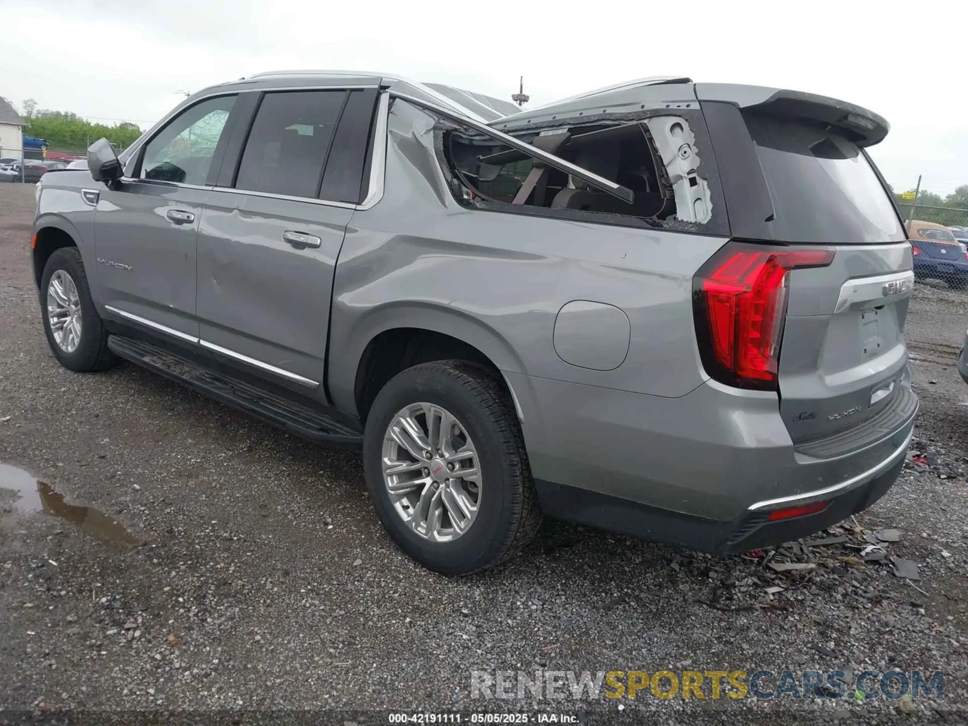 3 Photograph of a damaged car 1GKS2GKT6RR331584 GMC YUKON XL 2024