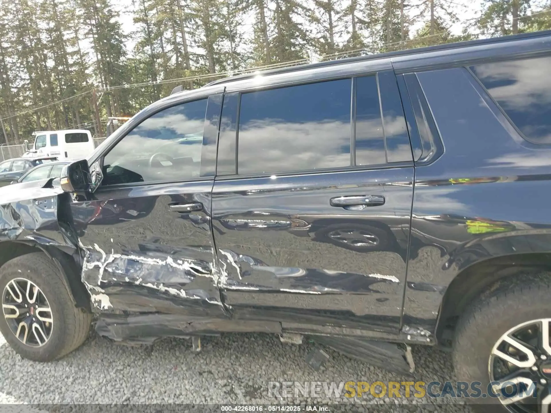 14 Photograph of a damaged car 1GKS2HKD1RR379217 GMC YUKON XL 2024