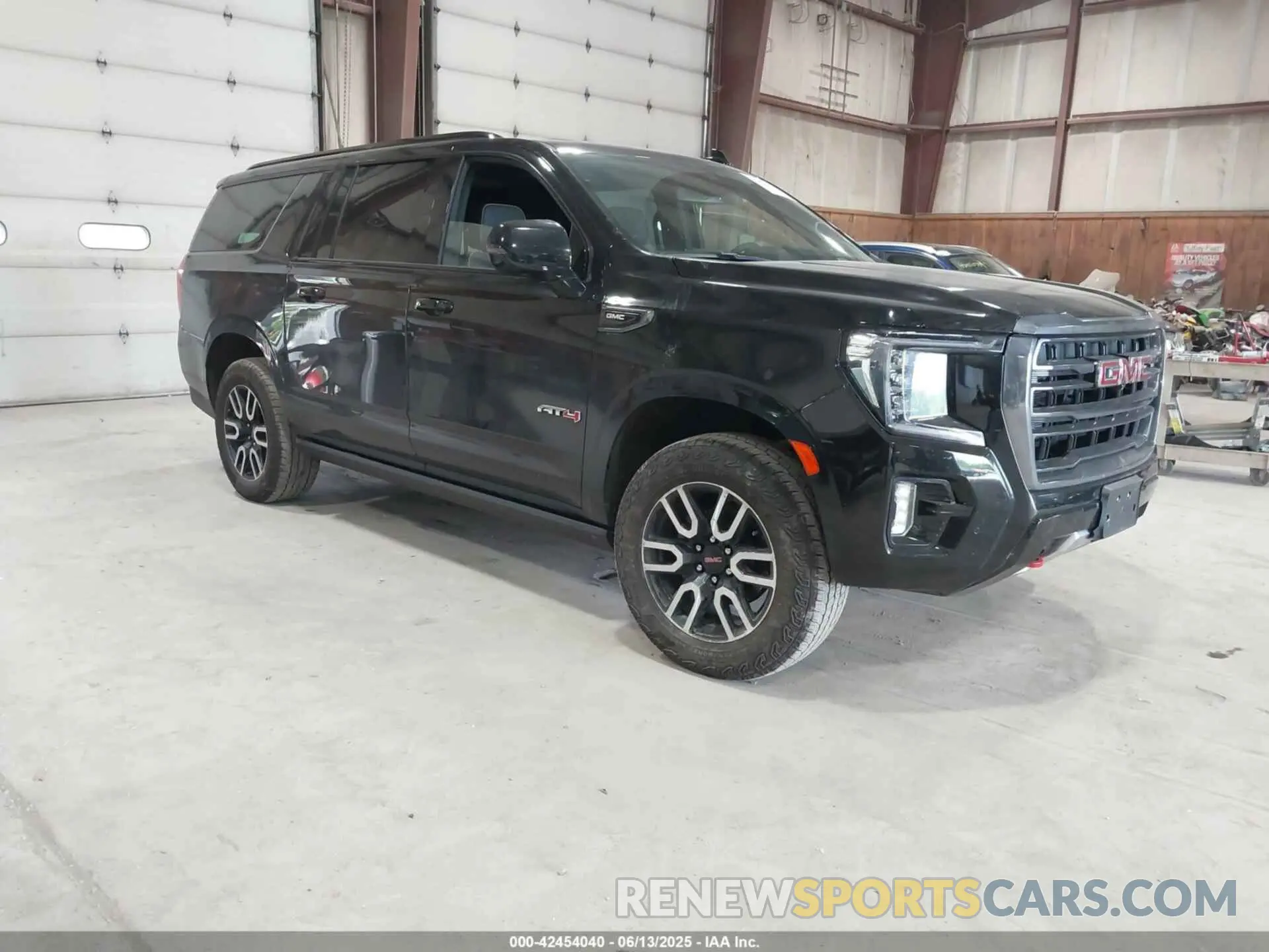 1 Photograph of a damaged car 1GKS2HKD7RR288484 GMC YUKON XL 2024