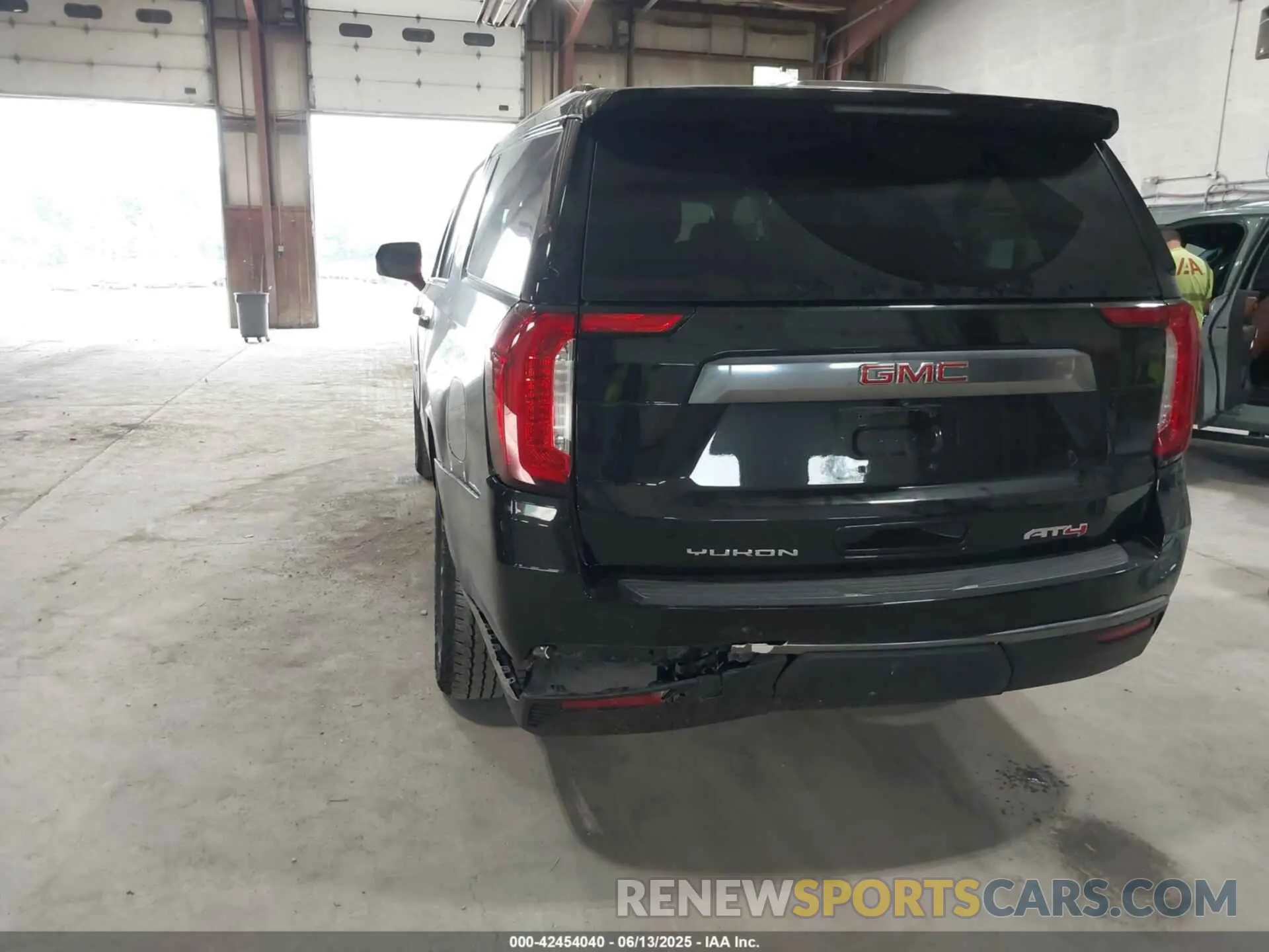 17 Photograph of a damaged car 1GKS2HKD7RR288484 GMC YUKON XL 2024