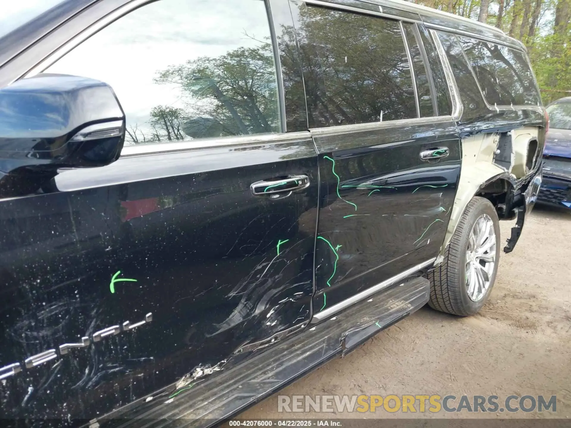 6 Photograph of a damaged car 1GKS2JKL6RR122326 GMC YUKON XL 2024