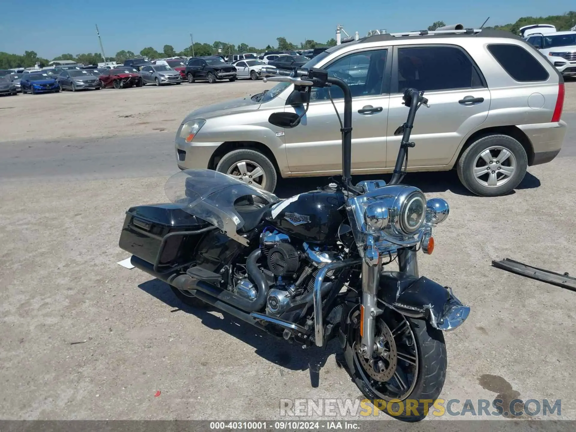 1 Photograph of a damaged car 1HD1FBC19NB615885 HARLEY-DAVIDSON FLHR 2022