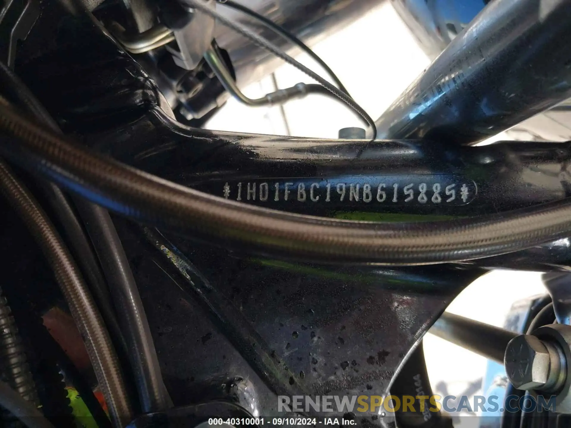 10 Photograph of a damaged car 1HD1FBC19NB615885 HARLEY-DAVIDSON FLHR 2022