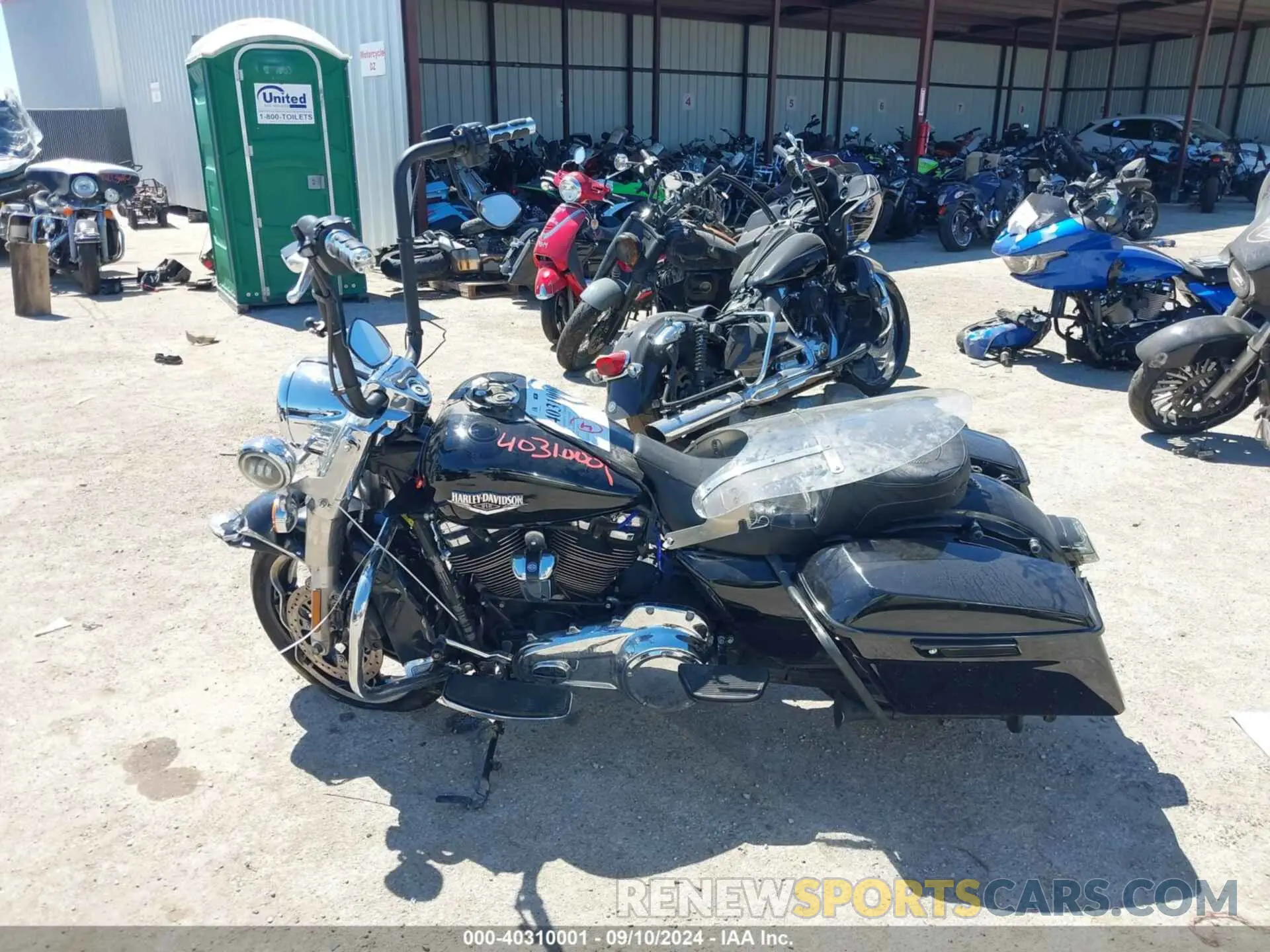 13 Photograph of a damaged car 1HD1FBC19NB615885 HARLEY-DAVIDSON FLHR 2022