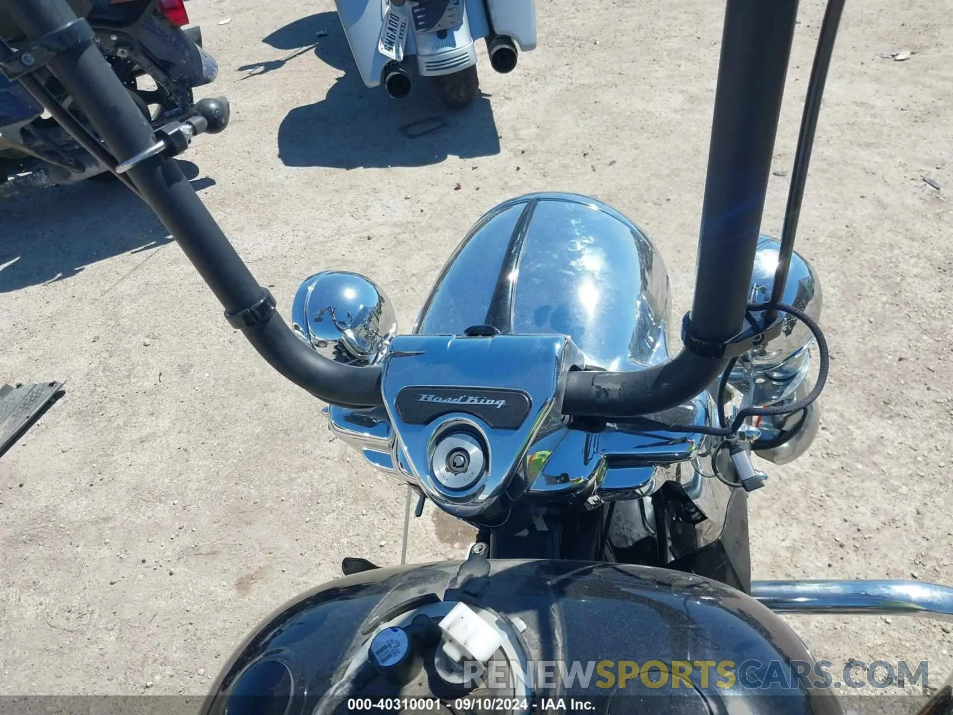 7 Photograph of a damaged car 1HD1FBC19NB615885 HARLEY-DAVIDSON FLHR 2022