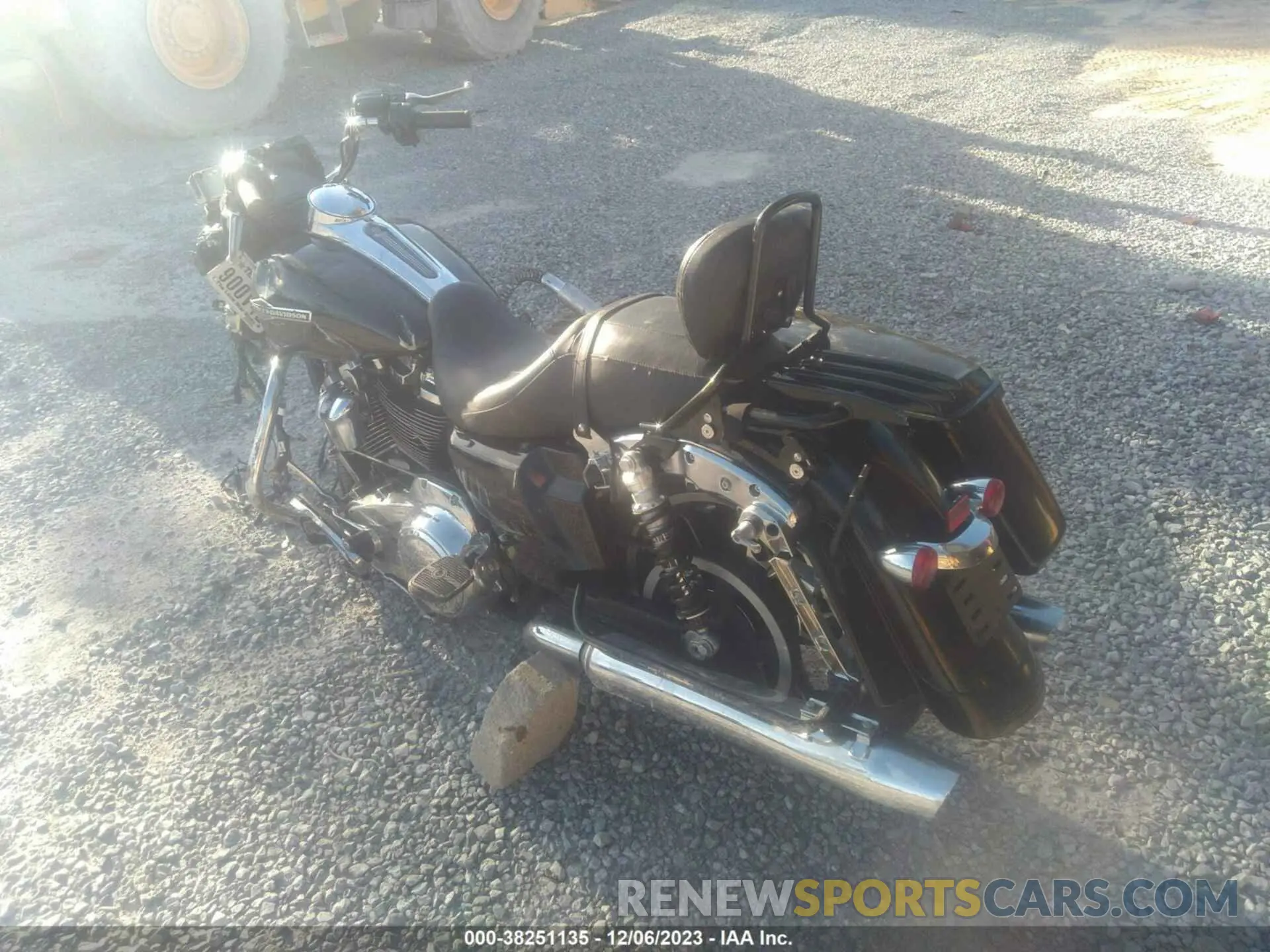 3 Photograph of a damaged car 1HD1KBC14PB607580 HARLEY-DAVIDSON FLHX 2023