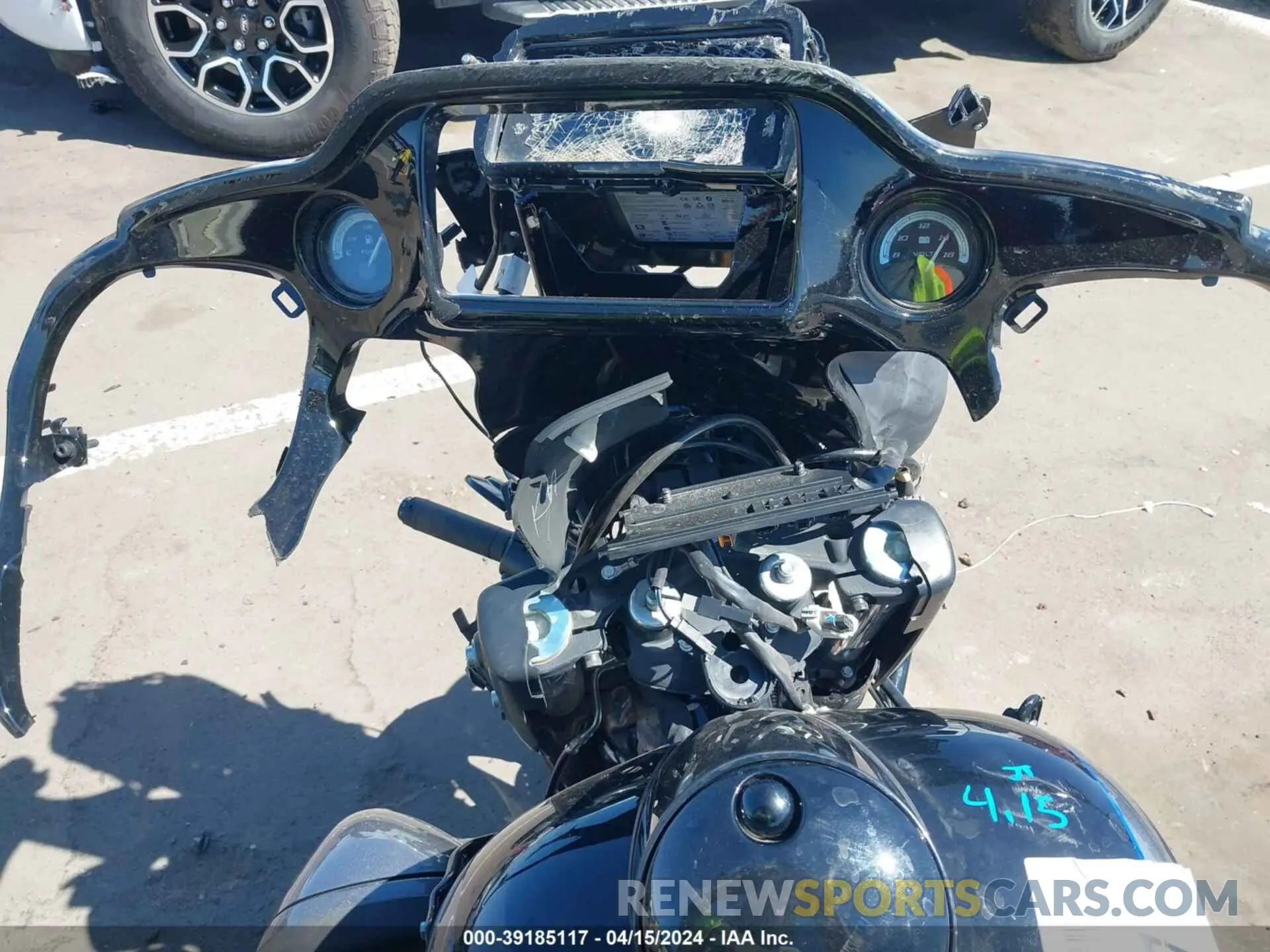 11 Photograph of a damaged car 1HD1KZF2XMB602666 HARLEY-DAVIDSON FLTRK 2021